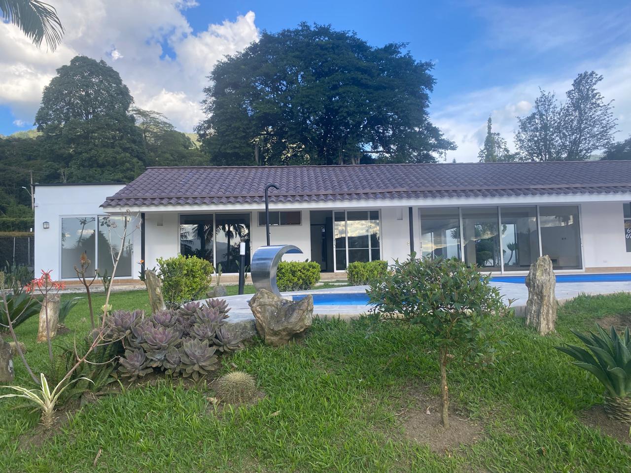 ARRIENDO CASA - ENVIGADO ESCOBERO