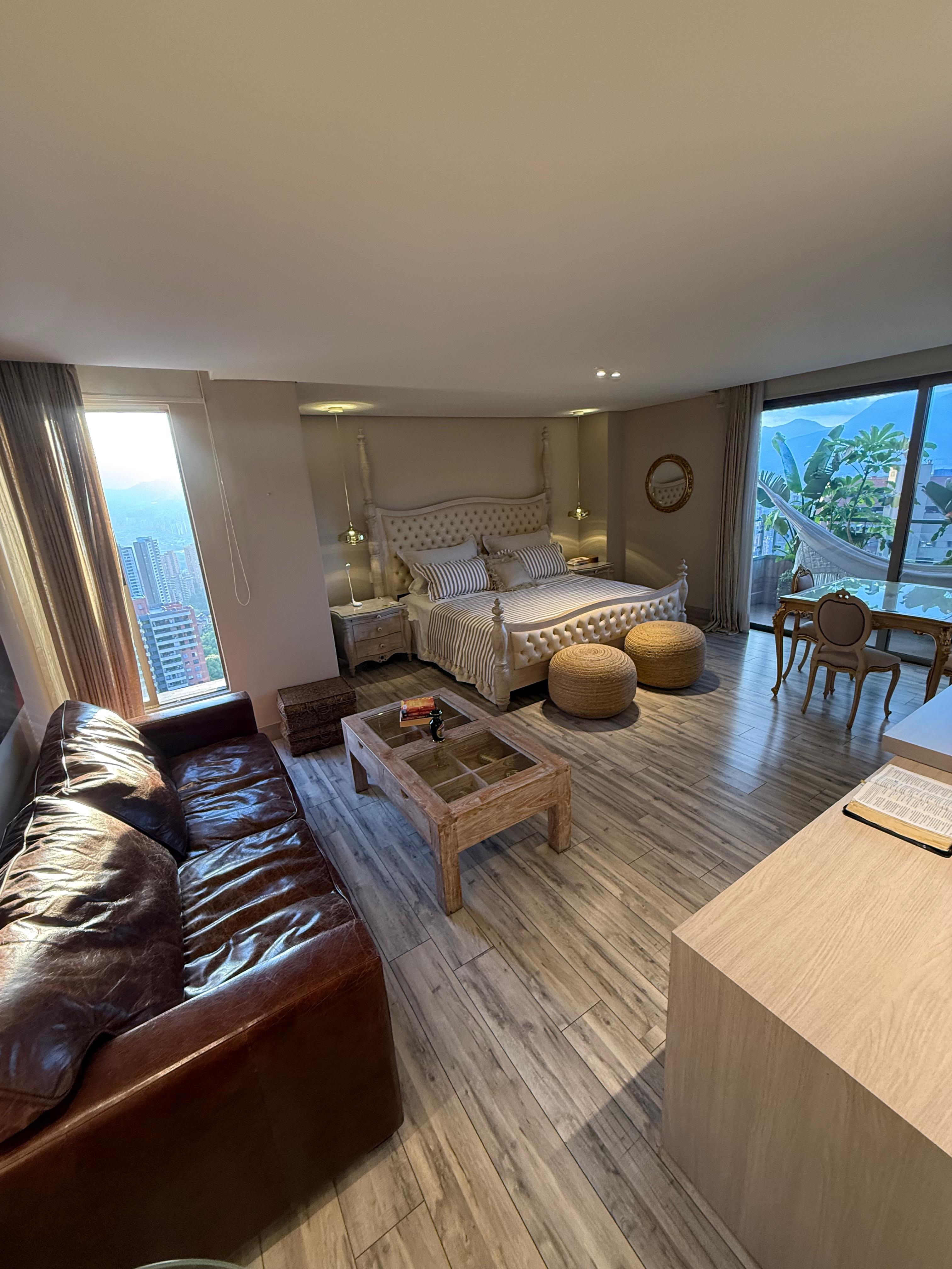 ARRIENDO PENTHOUSE AMOBLADO - POBLADO SECTOR EL TESORO