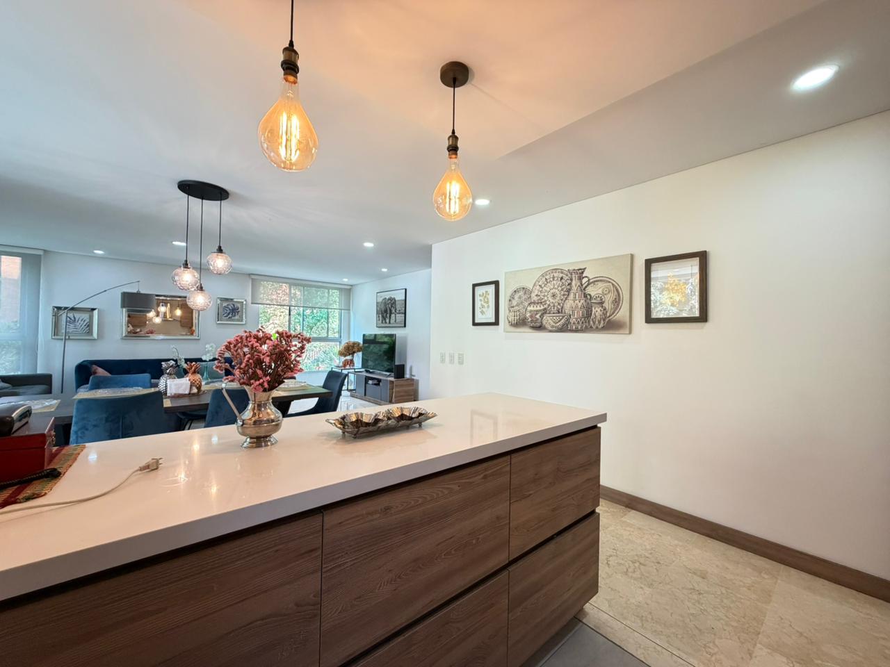 ARRIENDO APARTAMENTO AMOBLADO  - POBLADO CASTROPOL