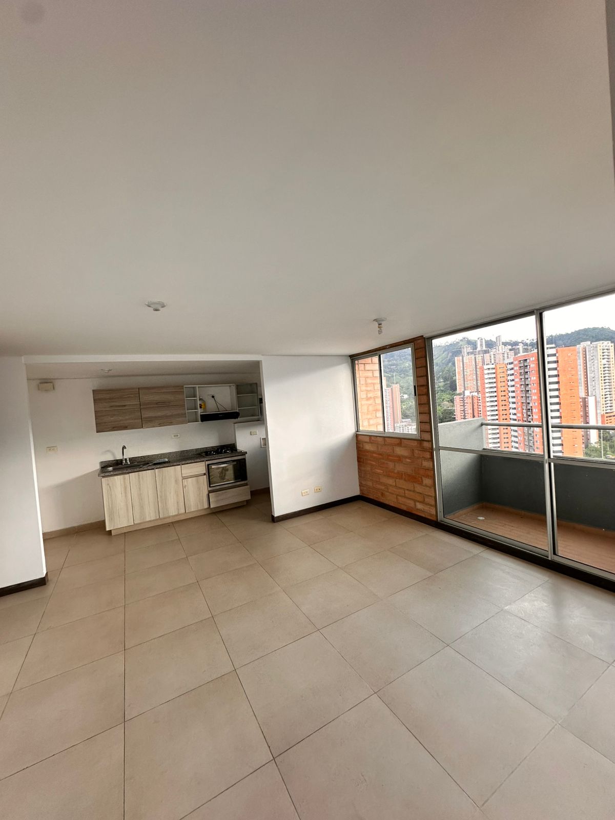 ARRIENDO APARTAMENTO - SABANETA AVES MARIAS PARTE BAJA