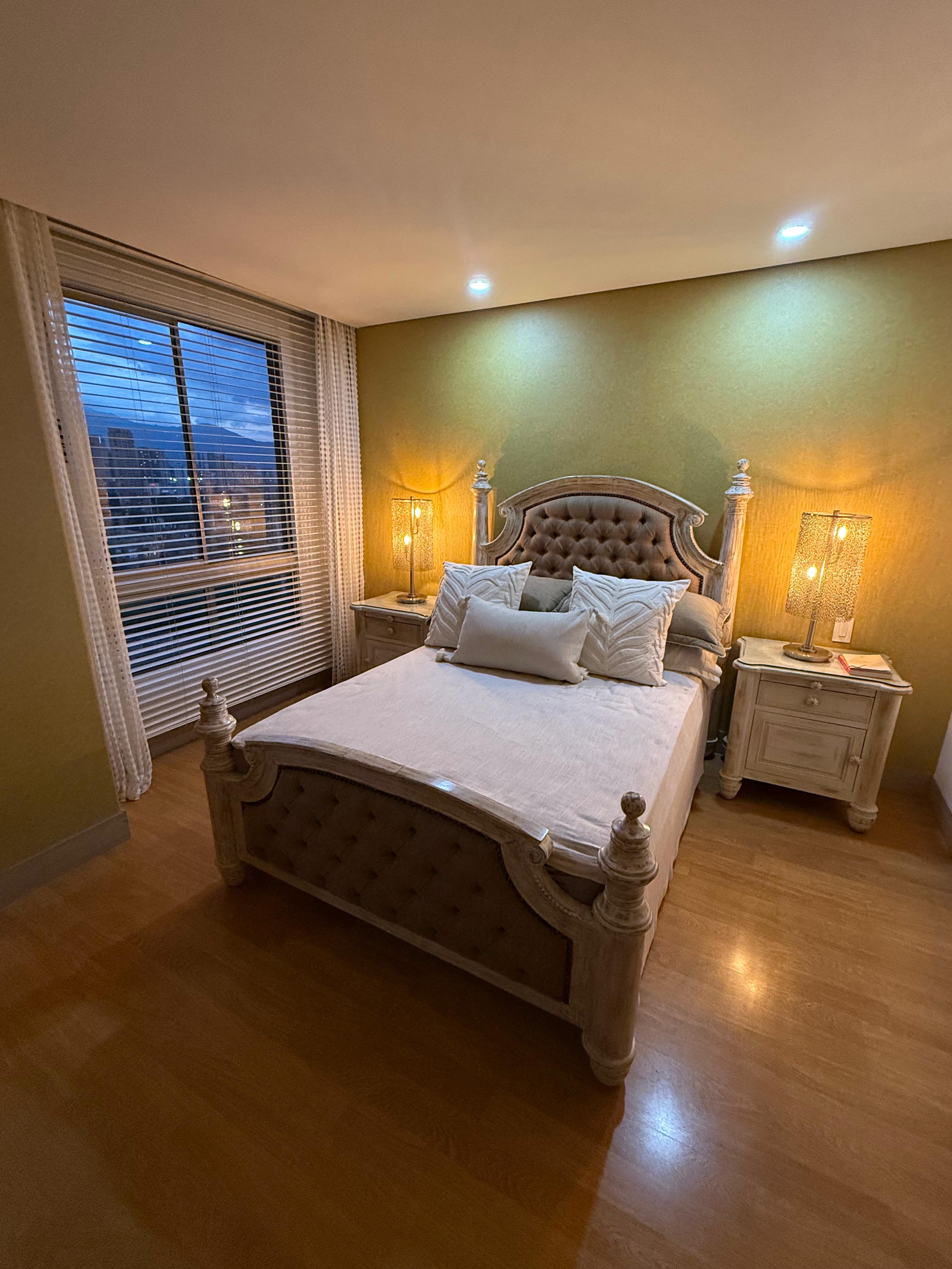 ARRIENDO PENTHOUSE AMOBLADO - POBLADO SECTOR EL TESORO