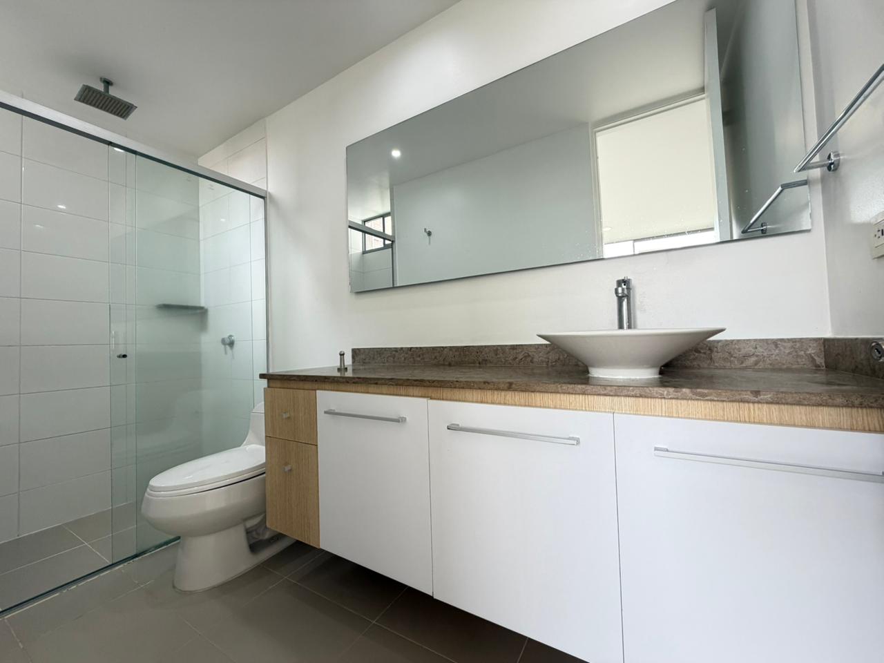 ARRIENDO APARTAMENTO POBLADO LA 34