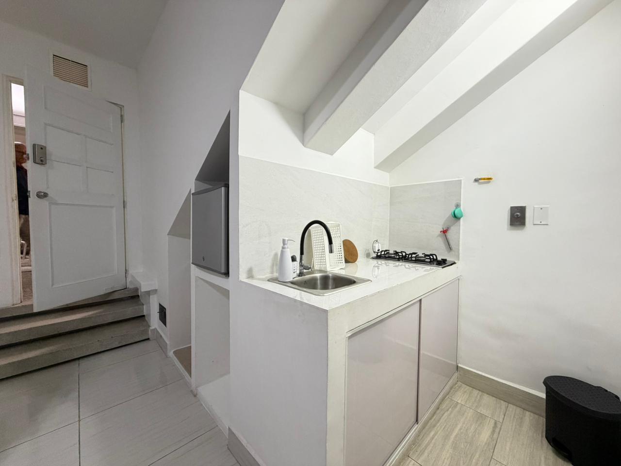 ARRIENDO CASA AMOBLADA O DESOCUPADA - LAURELES