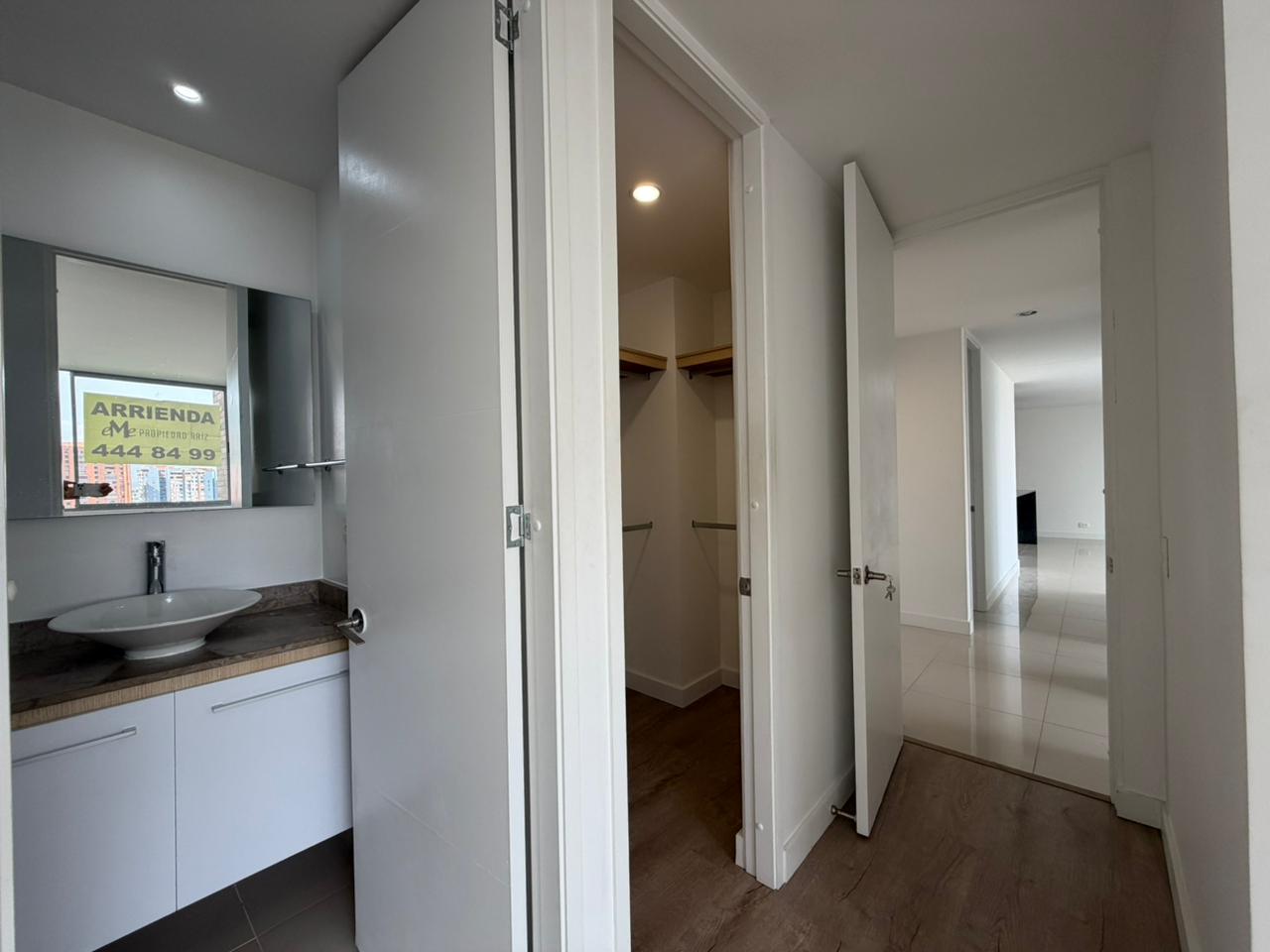 ARRIENDO APARTAMENTO POBLADO LA 34