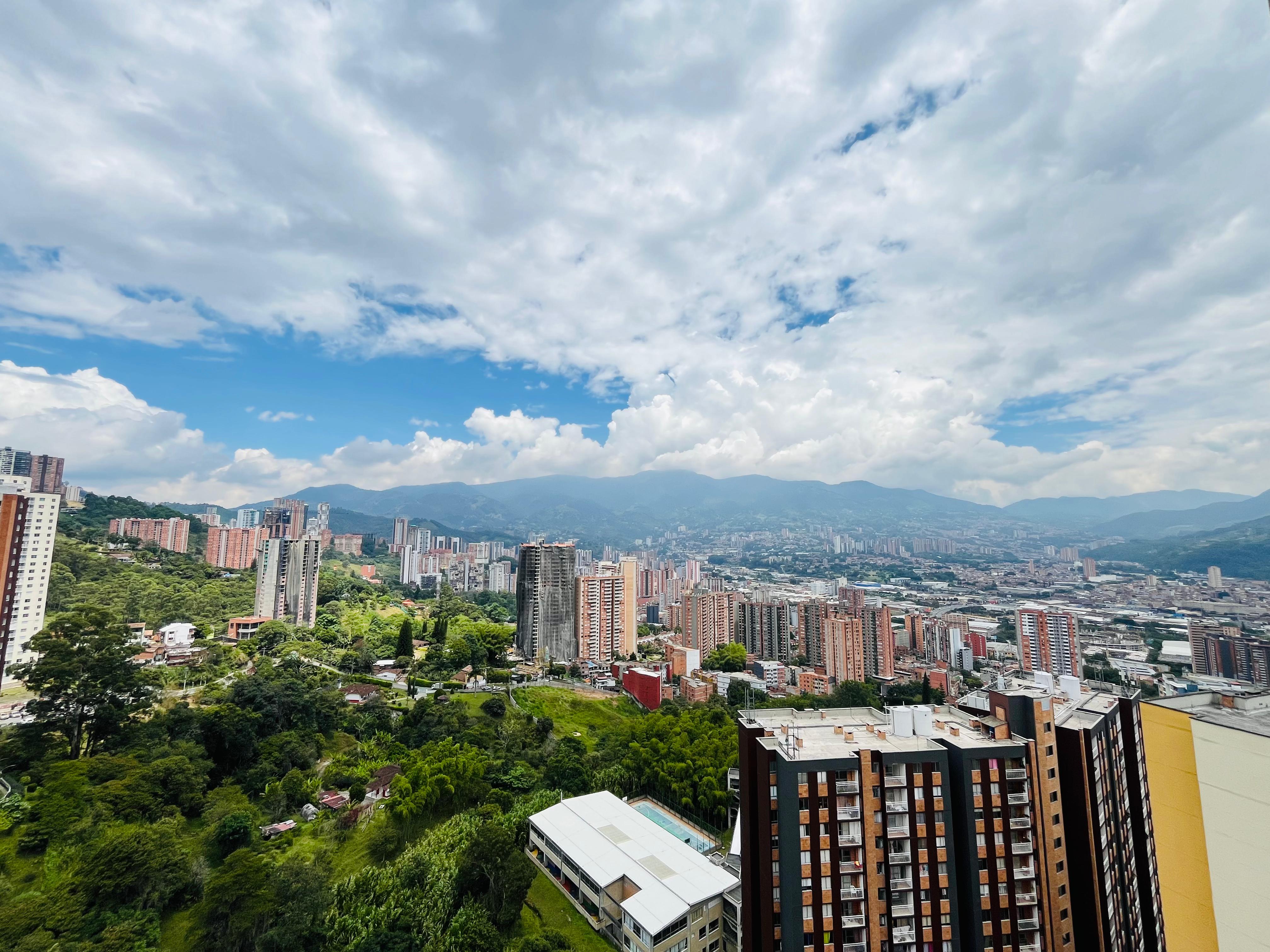 ARRIENDO APARTAMENTO PARA ESTRENAR - ENVIGADO SECTOR LA CUENCA