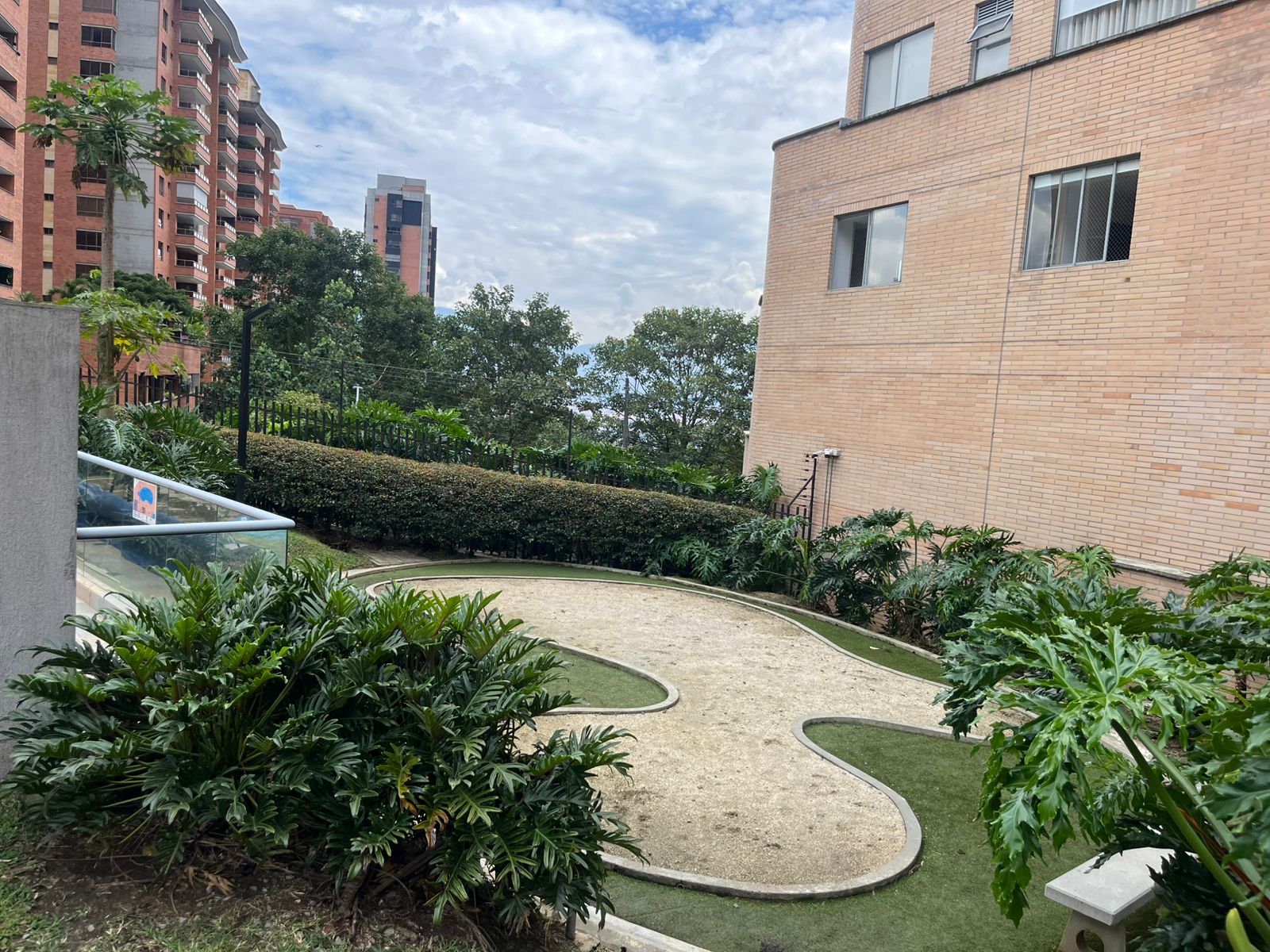 ARRIENDO APARTAMENTO - POBLADO LOS GONZALEZ