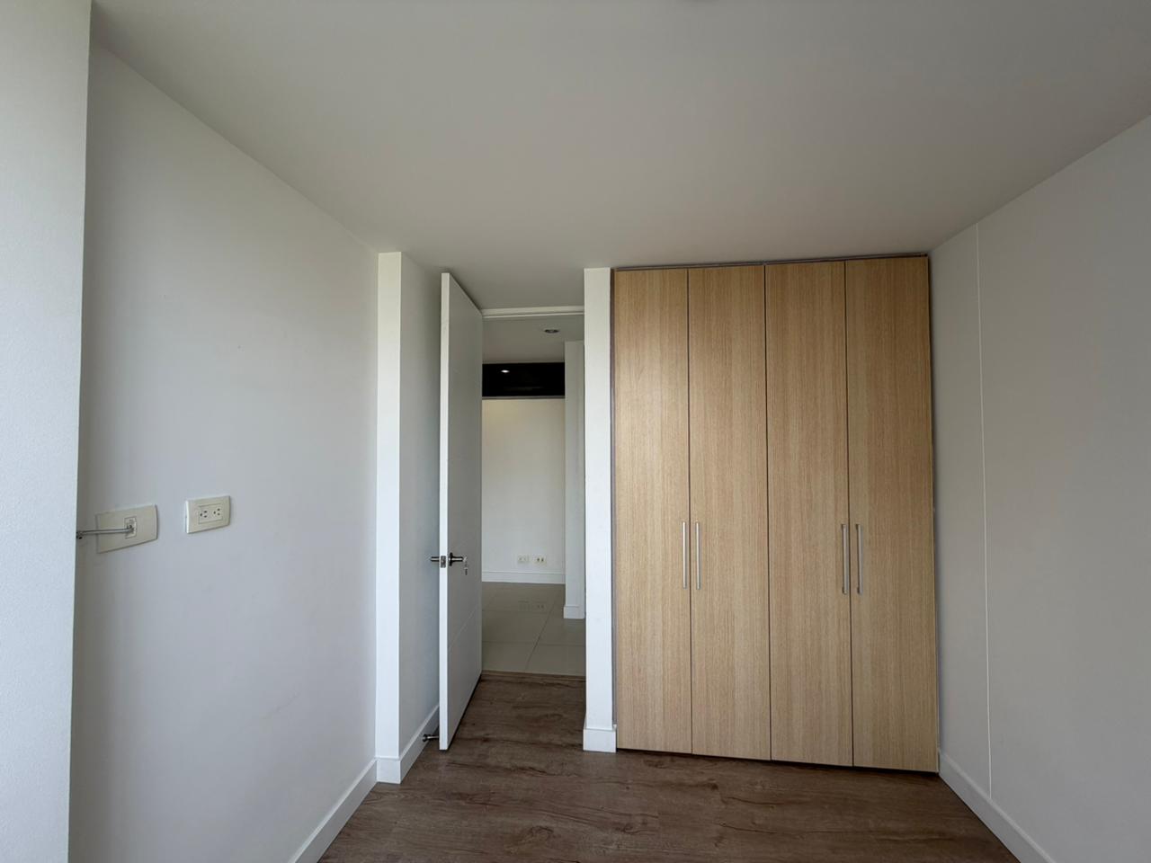 ARRIENDO APARTAMENTO POBLADO LA 34