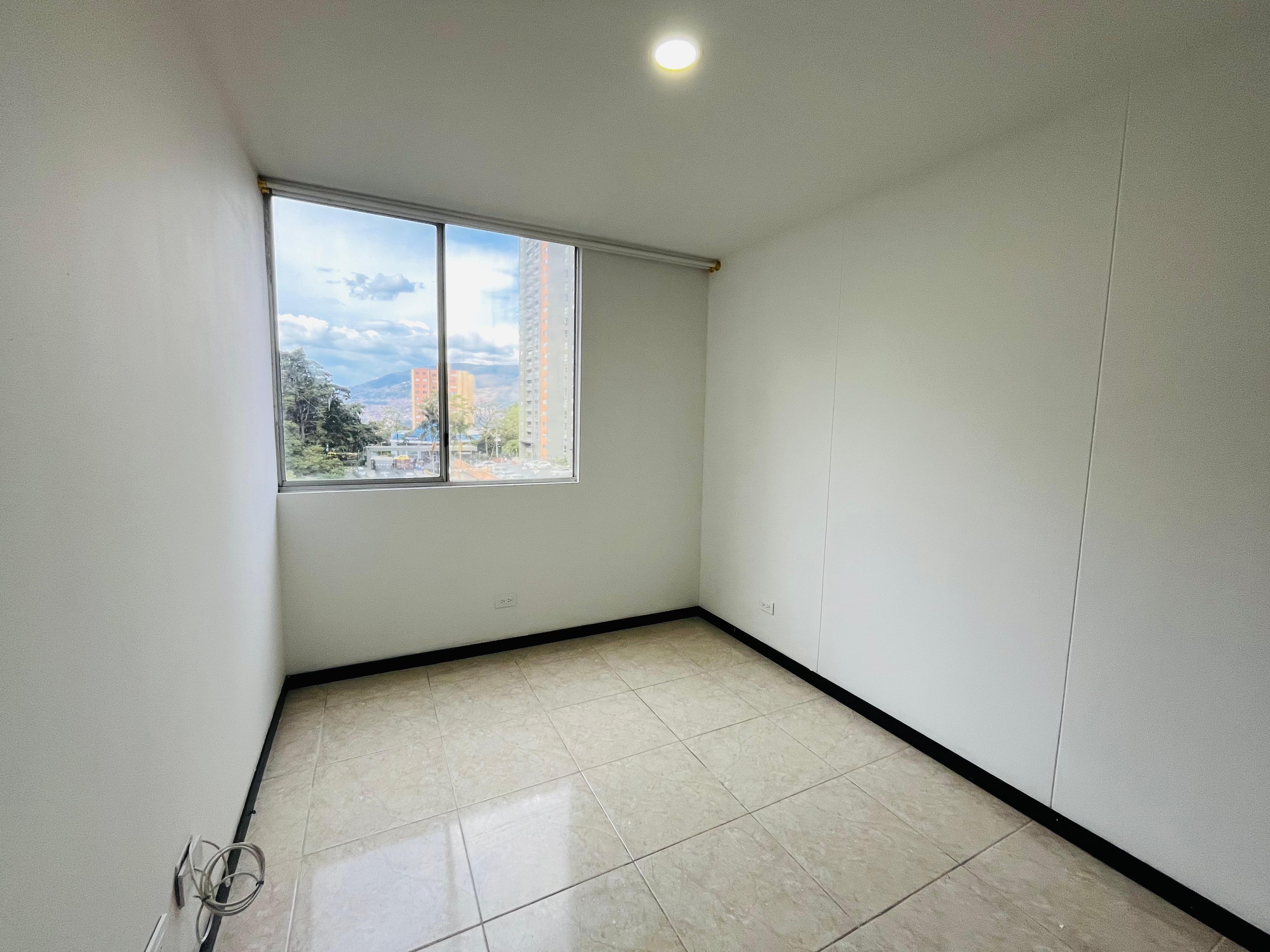 VENTA  APARTAMENTO - LOMA DE  LOS BERNAL