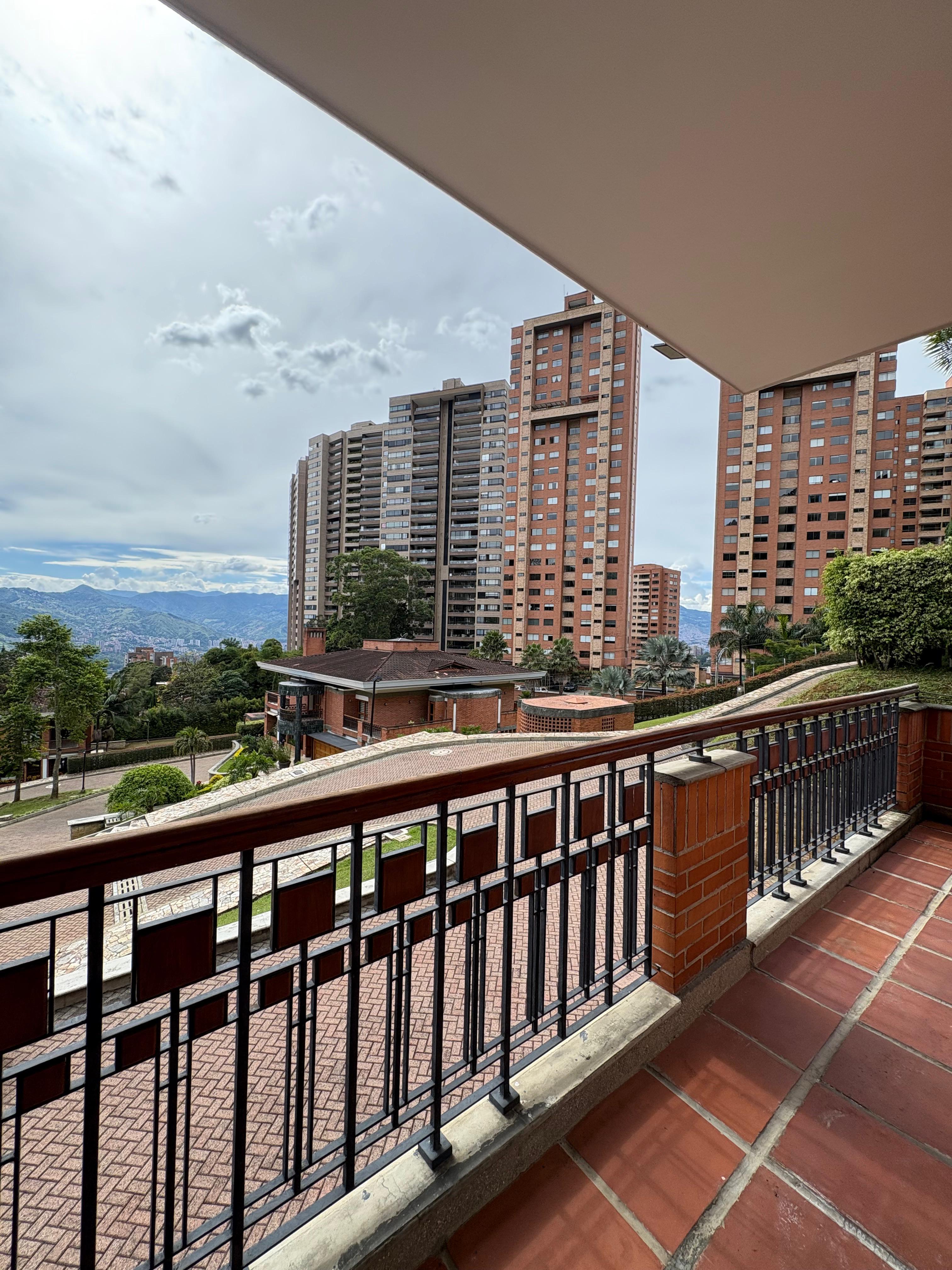 ARRIENDO CASA CAMPESTRE, POBLADO TESORO