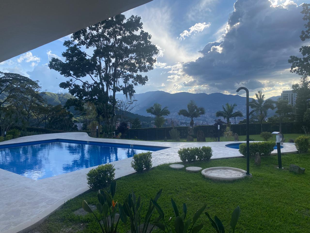 ARRIENDO CASA - ENVIGADO ESCOBERO