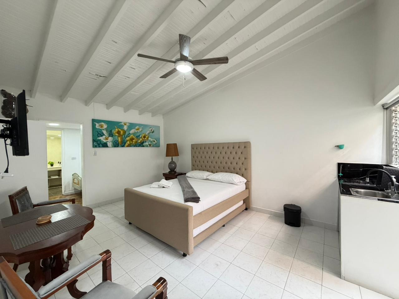 ARRIENDO CASA AMOBLADA O DESOCUPADA - LAURELES
