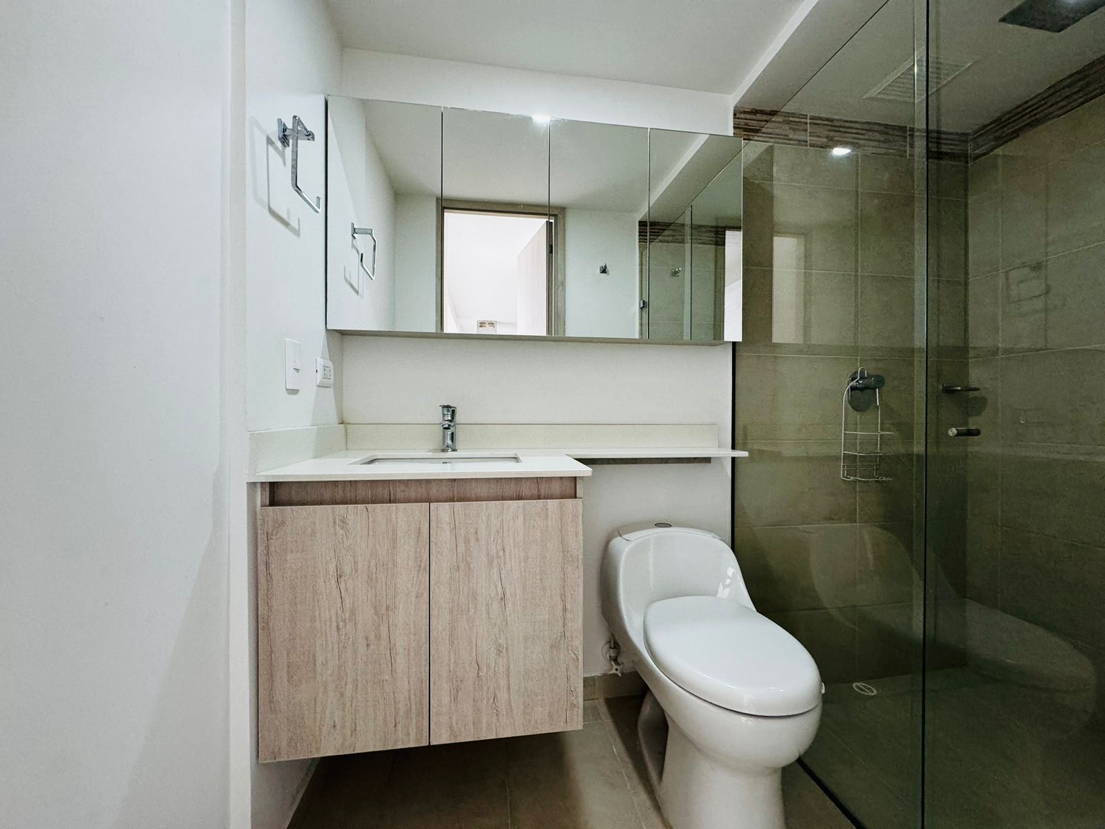ARRIENDO APARTAMENTO - LOMA LOS BERNAL
