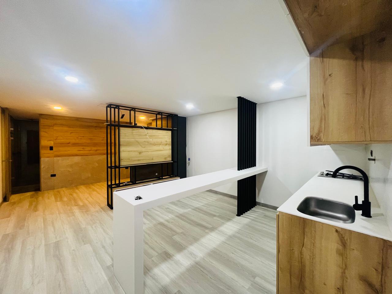 ARRIENDO APARTAESTUDIO, CONQUISTADORES