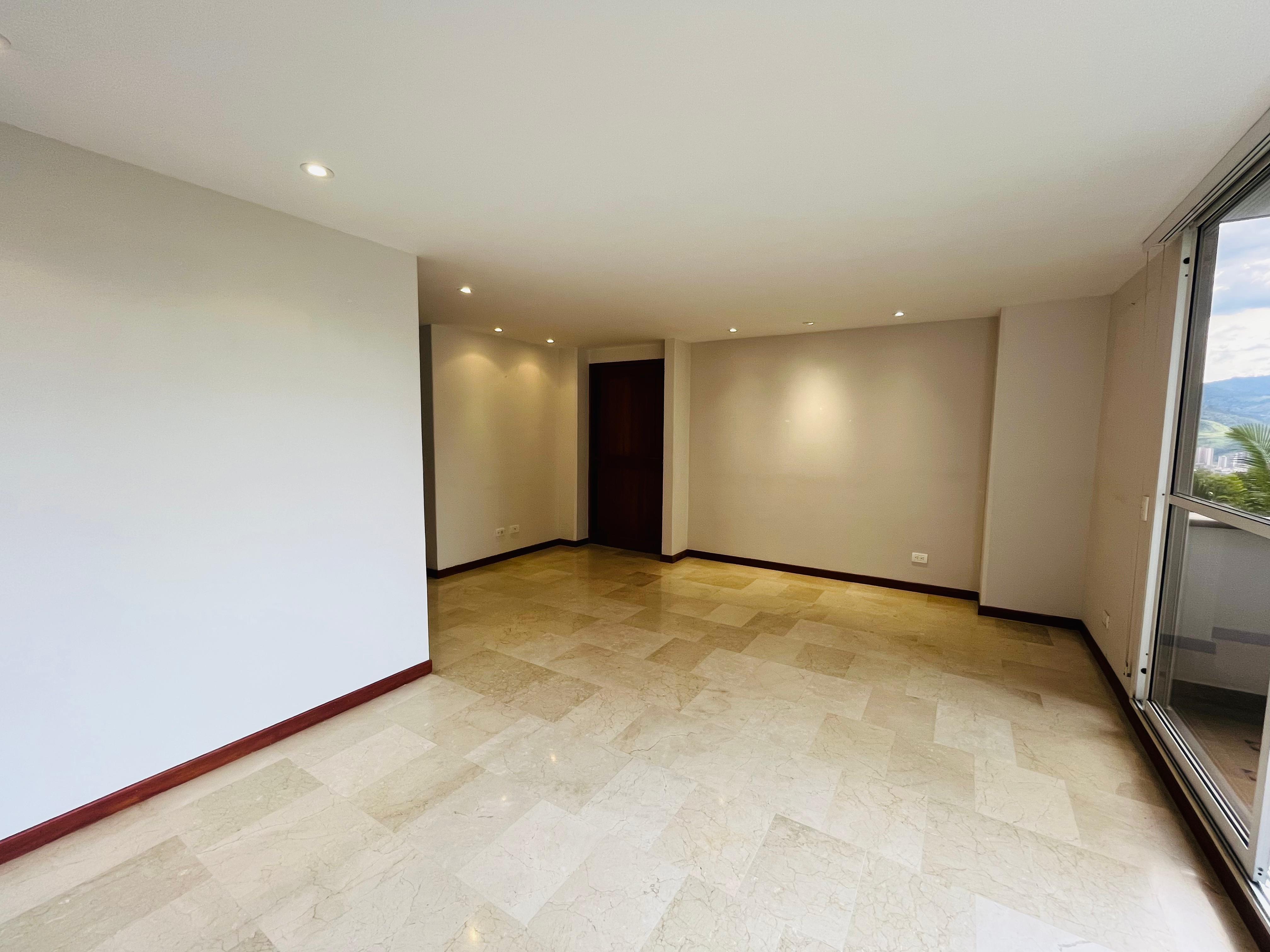 ARRIENDO APARTAMENTO - POBLADO SECTOR INFERIOR CON LOS BALSOS