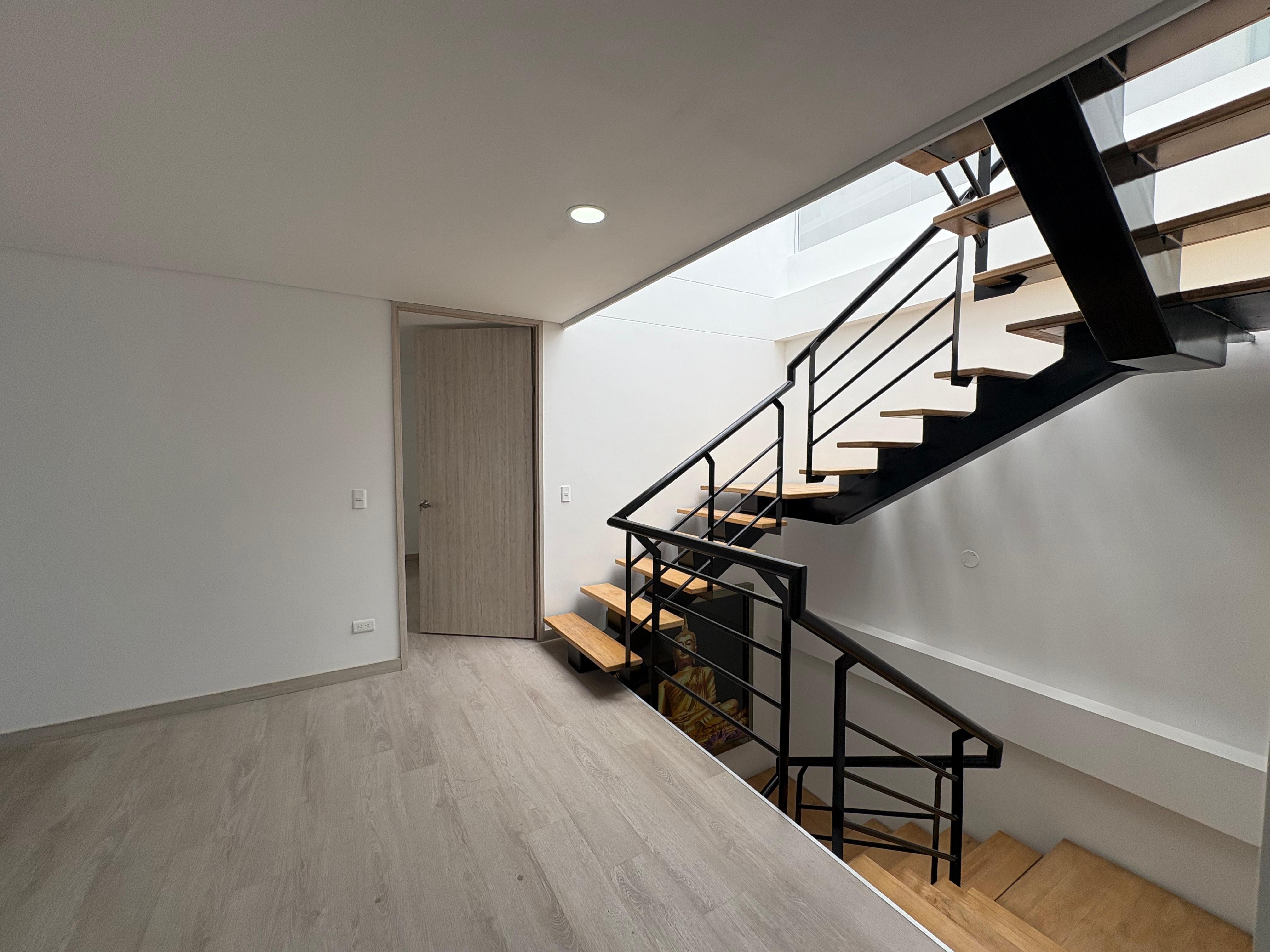 ARRIENDO CASA, ENVIGADO ESMERALDAL