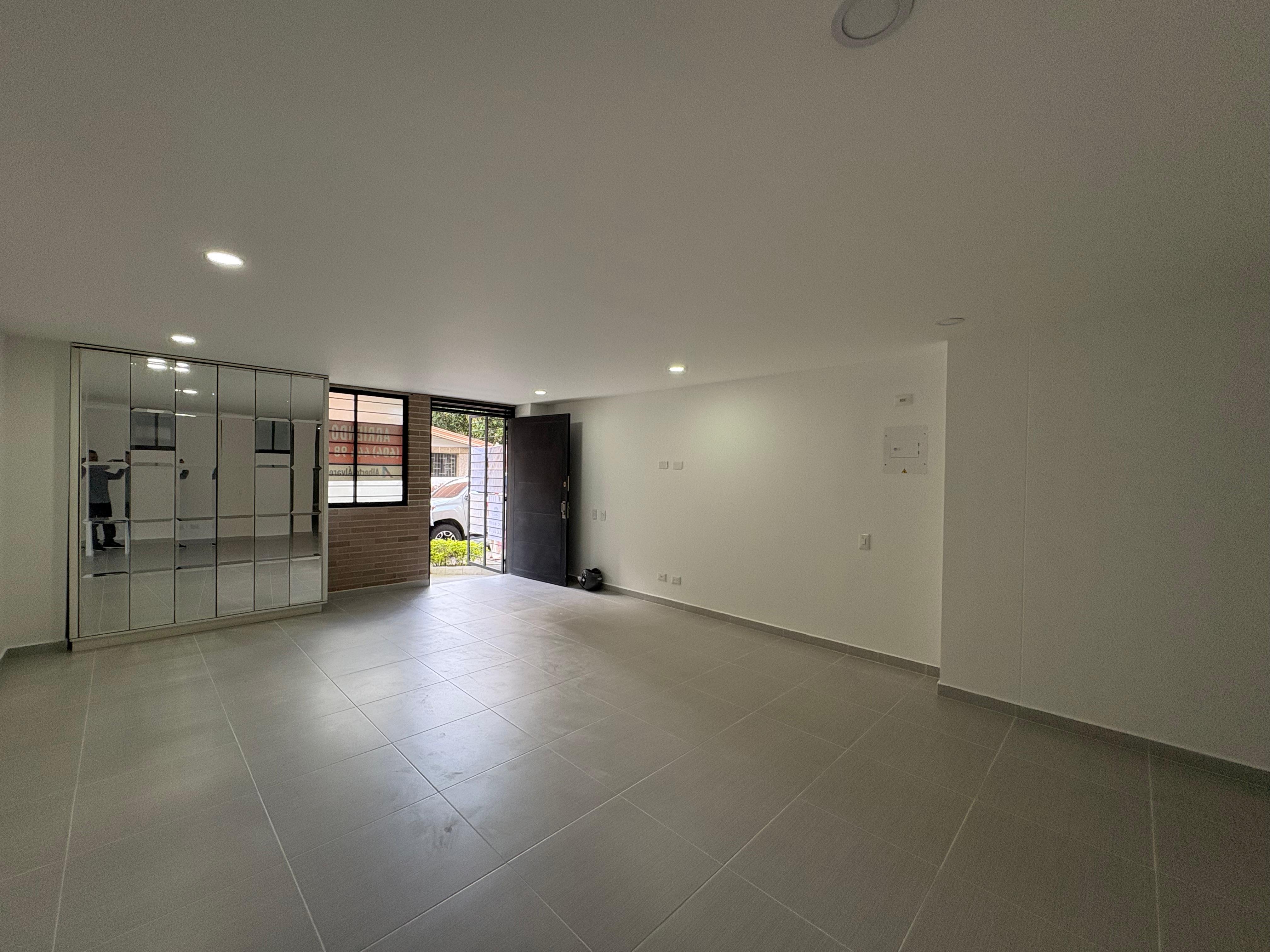 ARRIENDO APARTAESTUDIO, OFICINA CASTELLANA