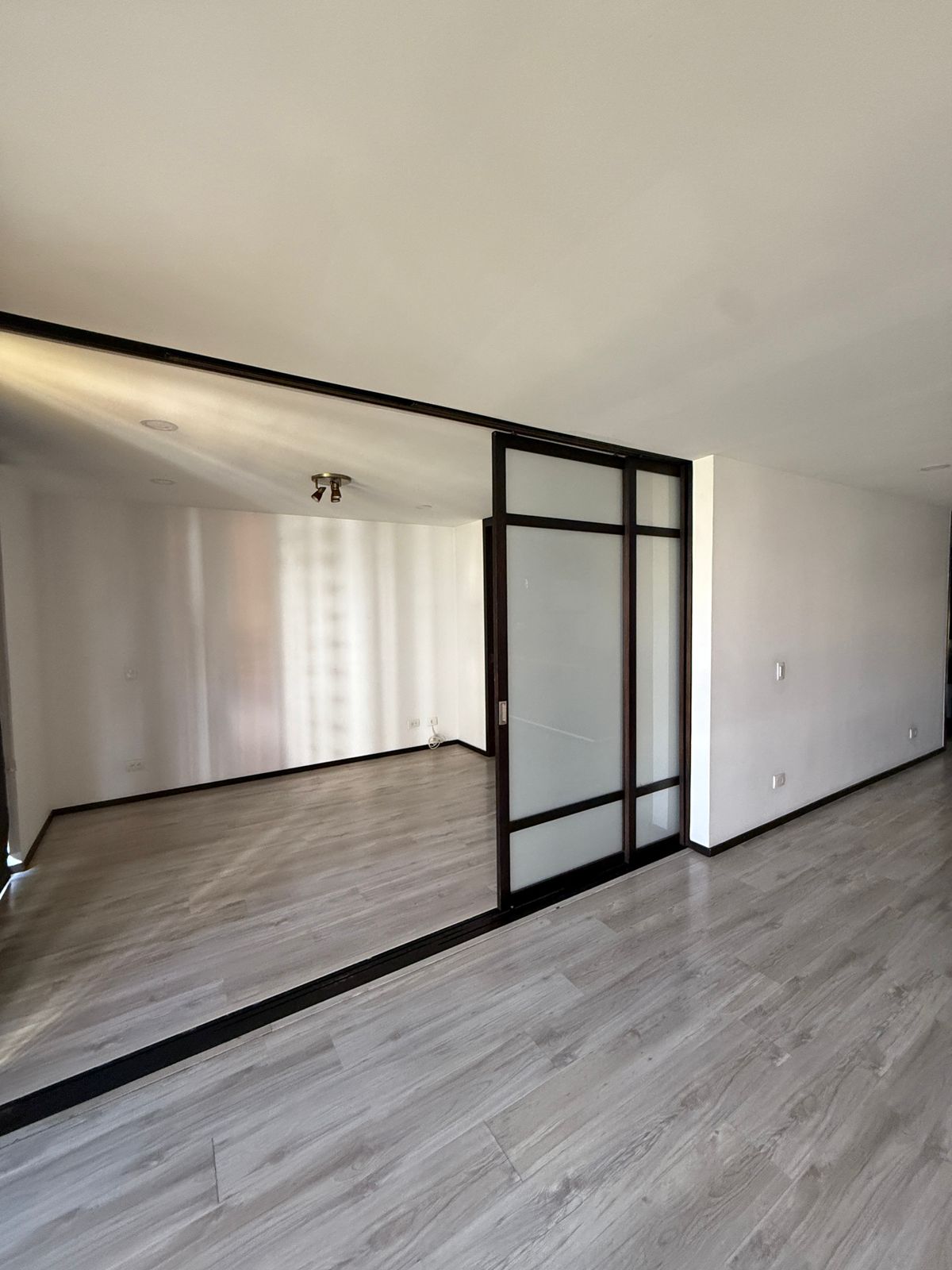 ARRIENDO APARTAESTUDIO TIPO LOFT - CONQUISTADORES
