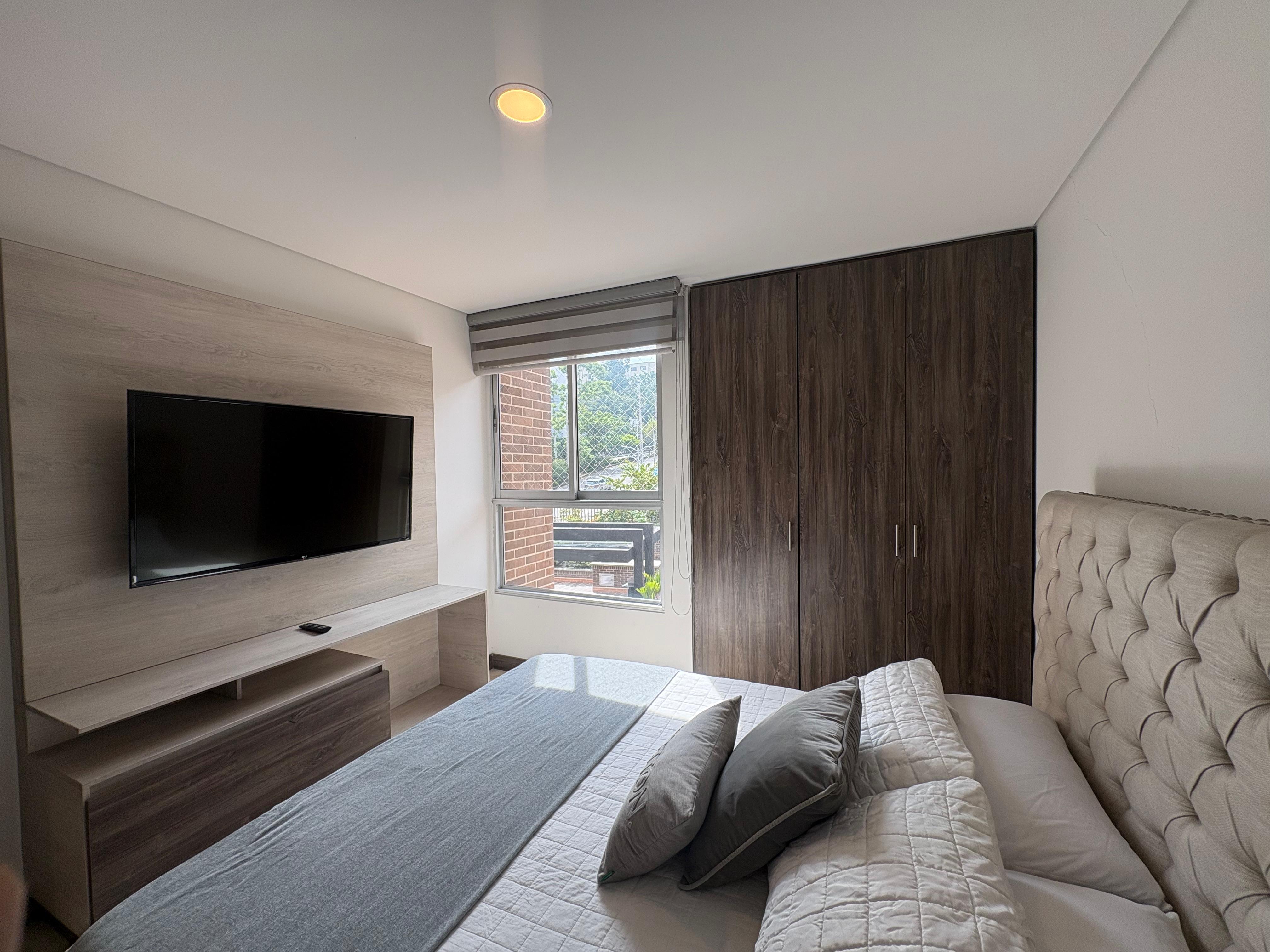 ARRIENDO APARTAMENTO AMOBLADO, POBLADO LOMA LOS PARRA