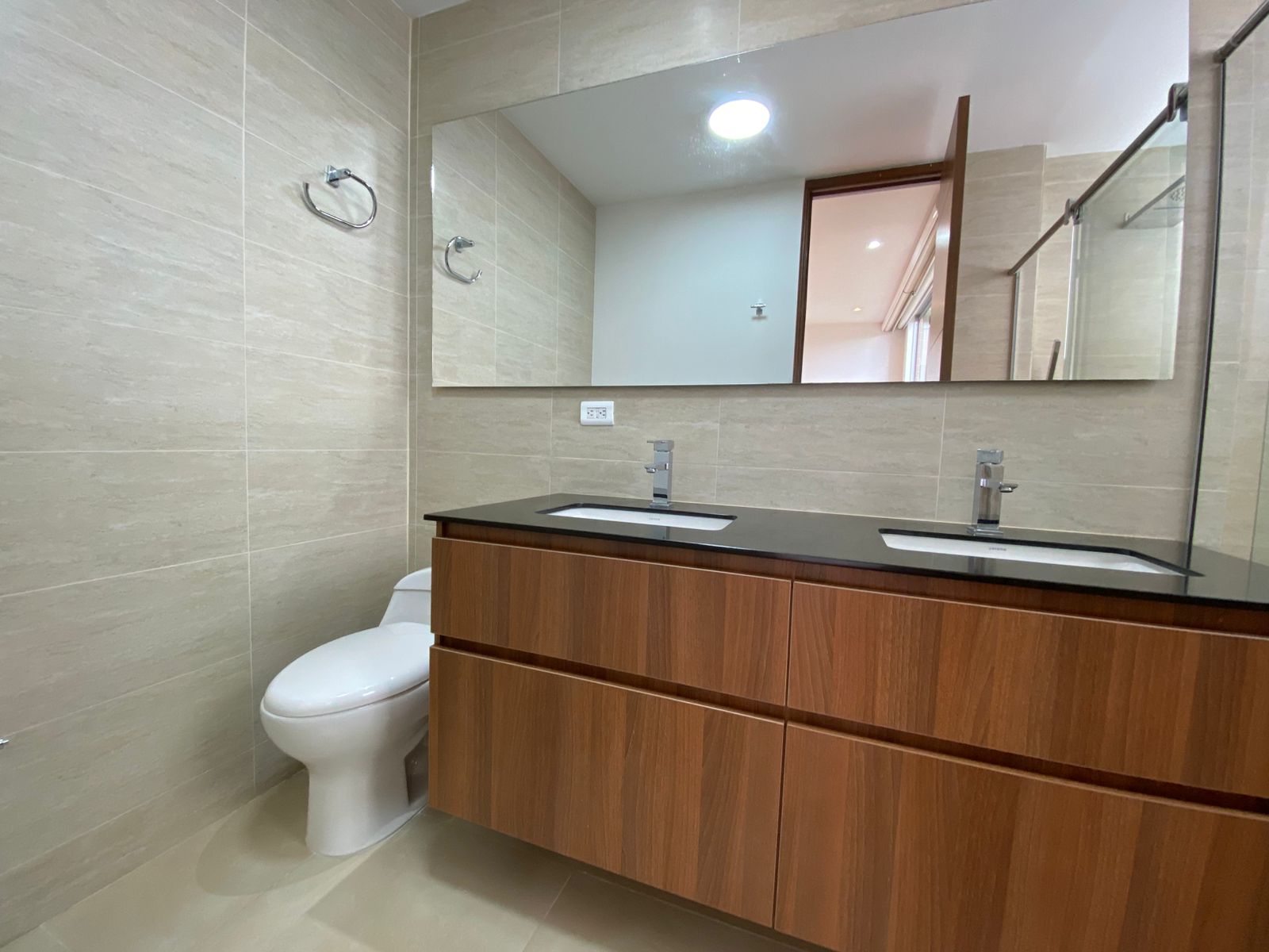 ARRIENDO APARTAMENTO - POBLADO SECTOR  EL TESORO