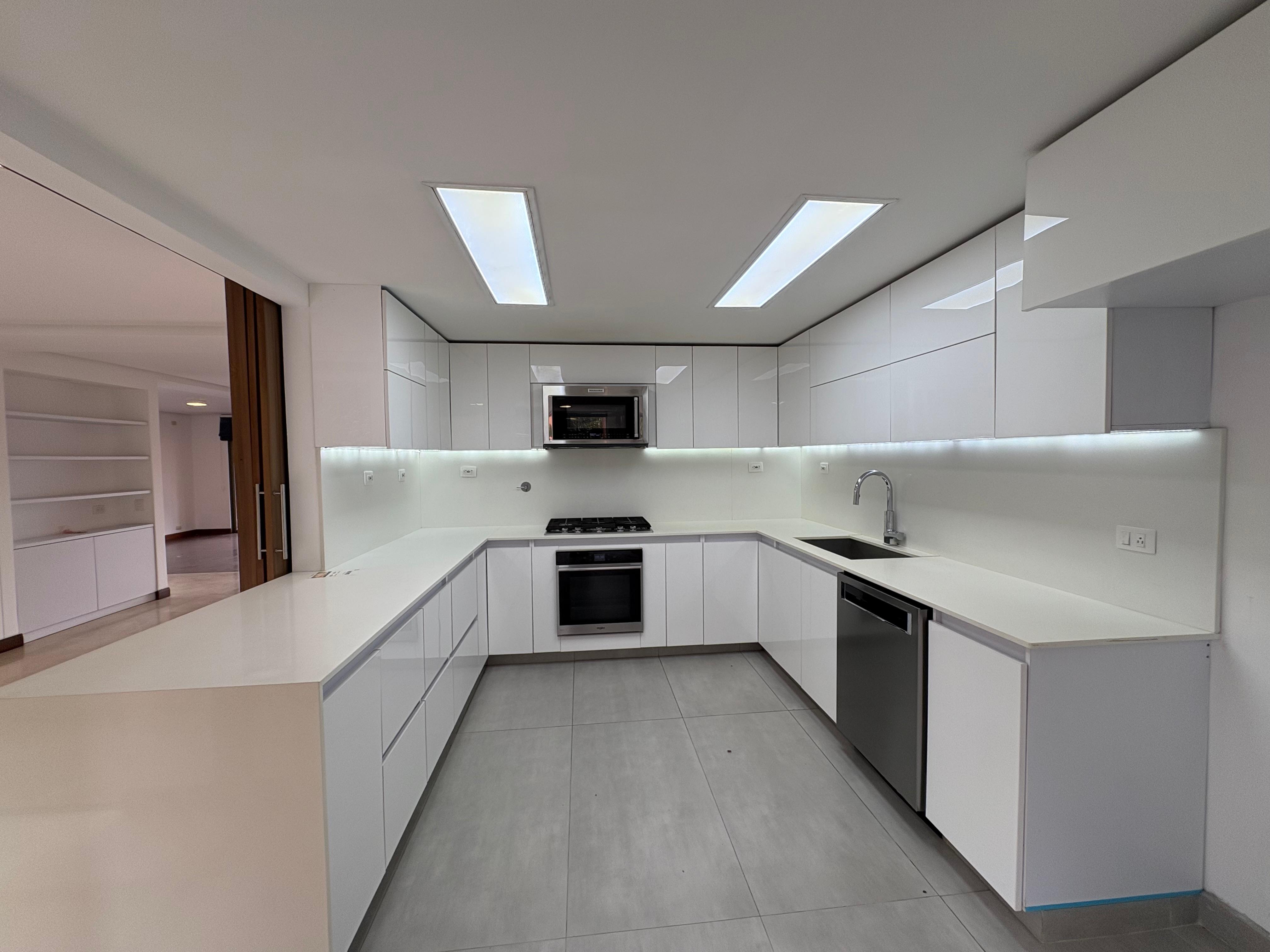 ARRIENDO APARTAMENTO, POBLADO CALERA