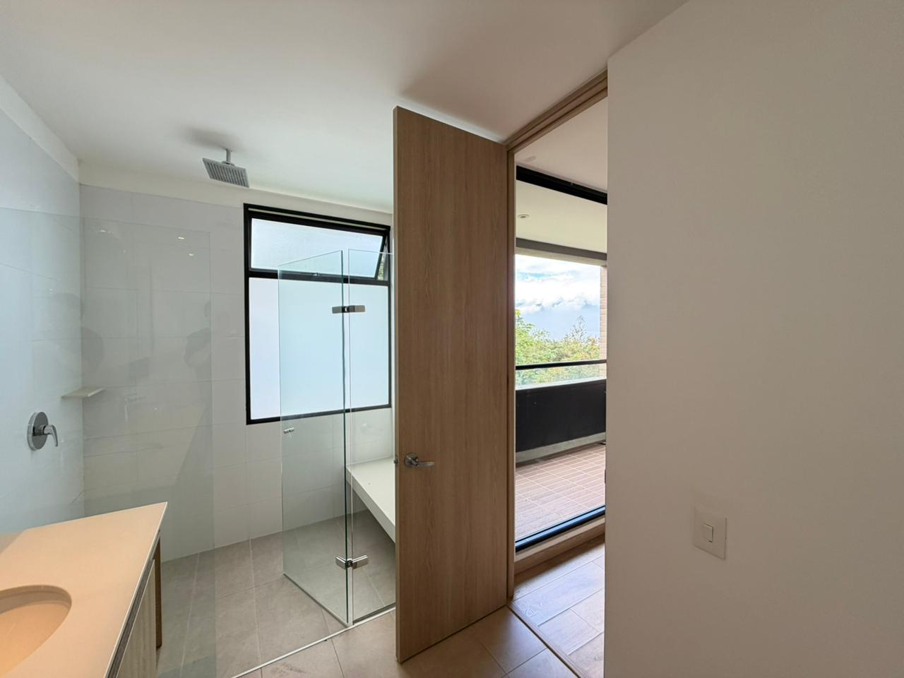 ARRIENDO CASA - ENVIGADO SECTOR INTERMEDIA