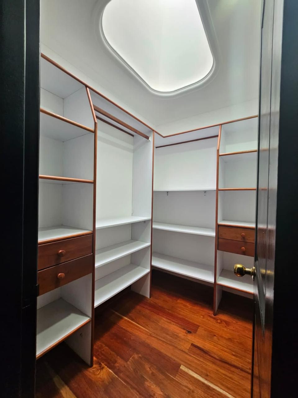 VENTA Y ARRIENDO CASA - POBLADO LA CALERA