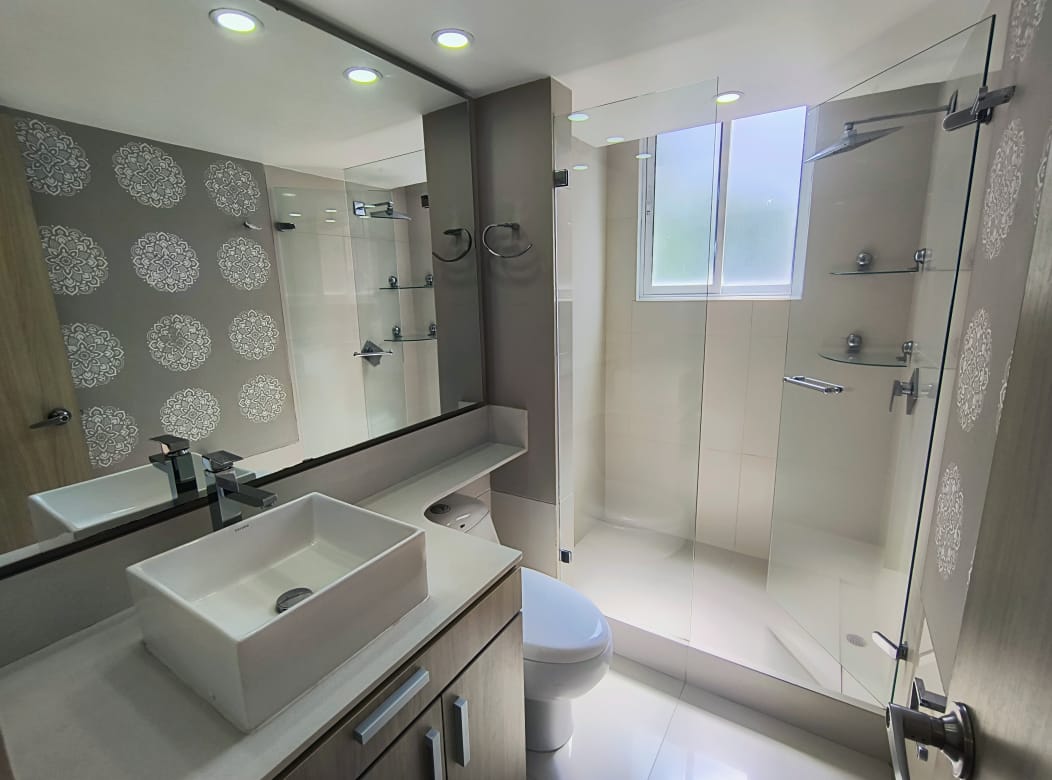 ARRIENDO APARTAMENTO - POBLADO LOMA DE LOS PARRA