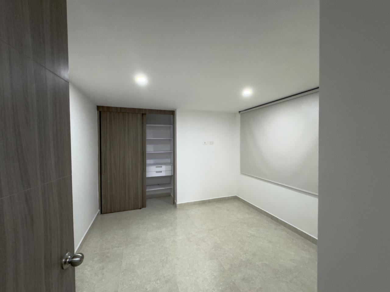 ARRIENDO APARTAMENTO, LAURELES SANTA TERESITA