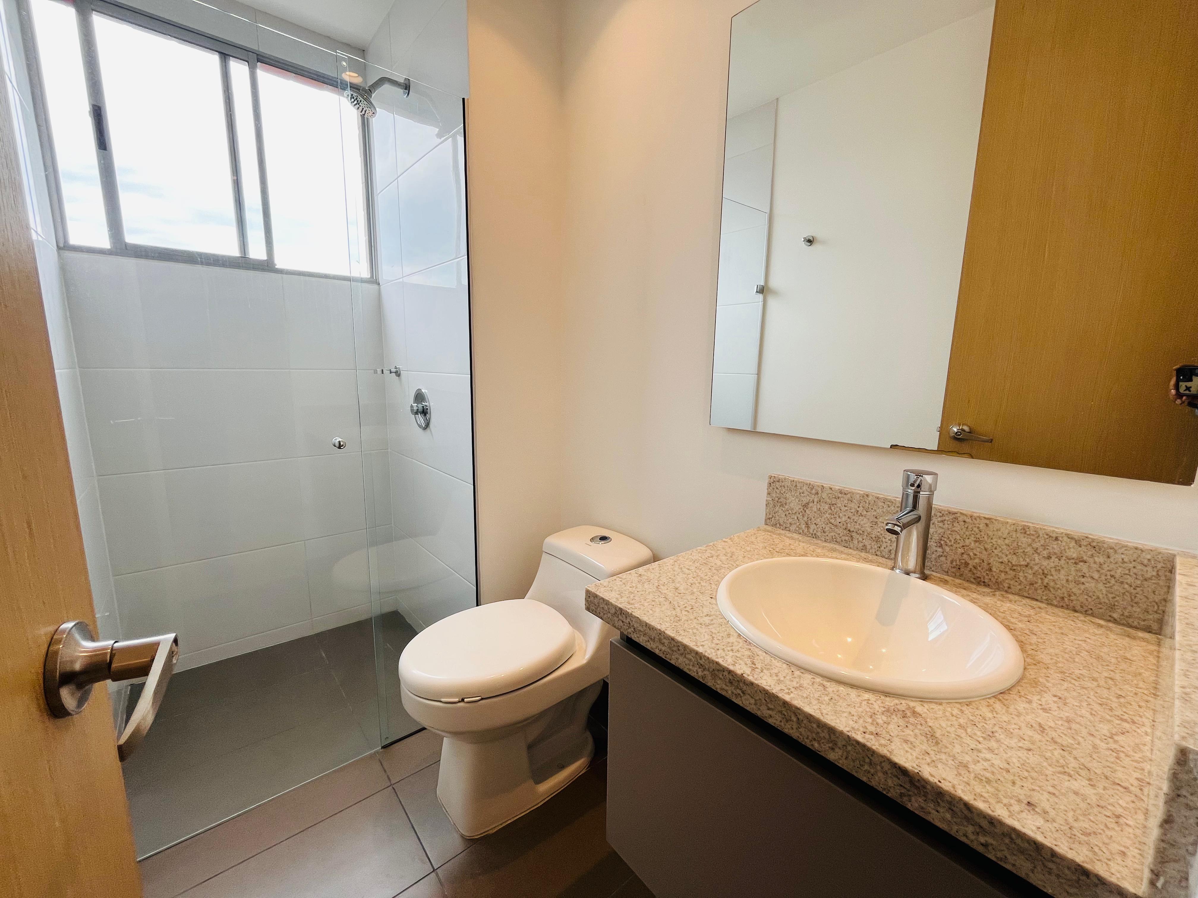 ARRIENDO APARTAMENTO - POBLADO CASTROPOL