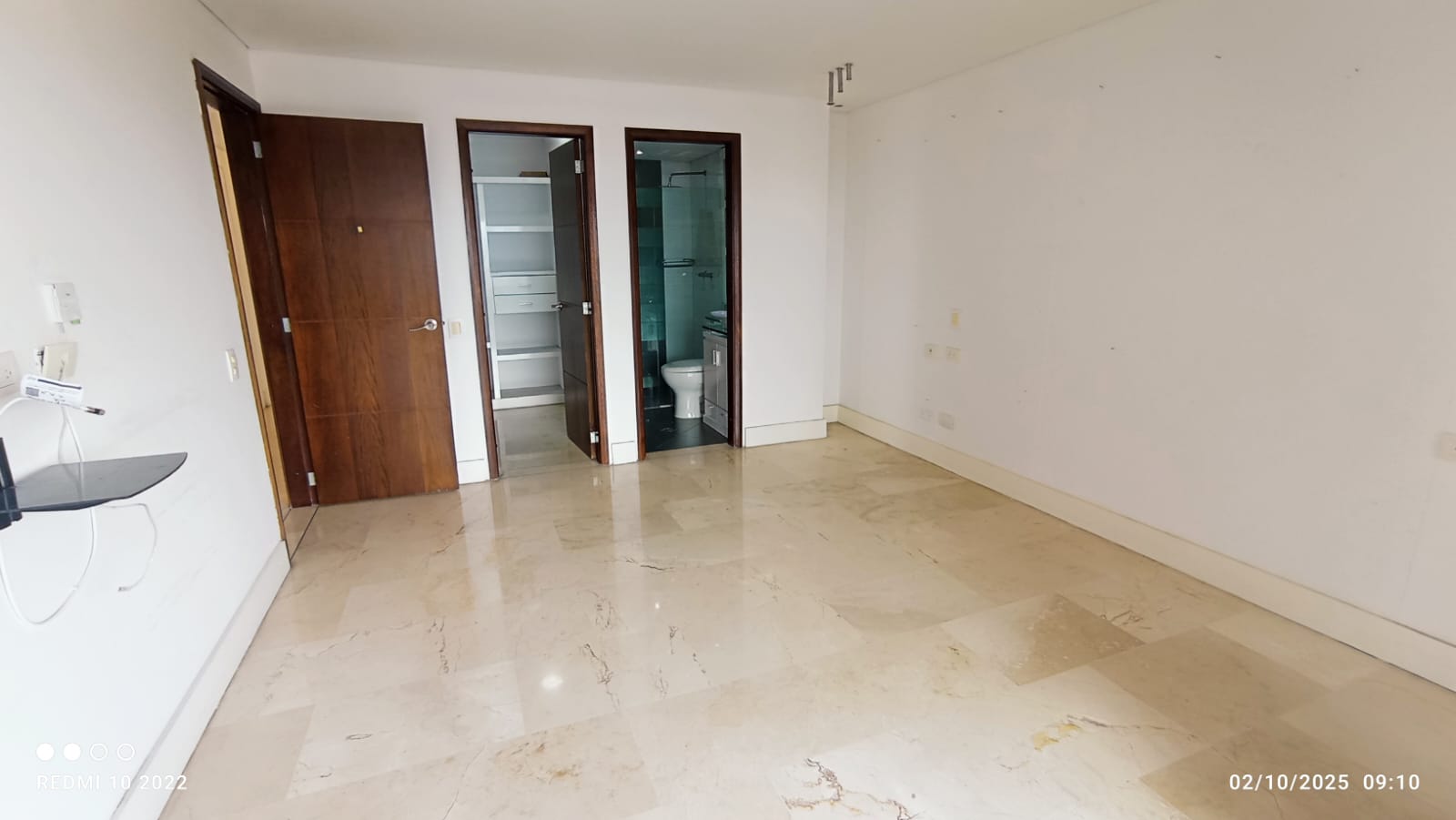 ARRIENDO APARTAMENTO  - LAURELES
