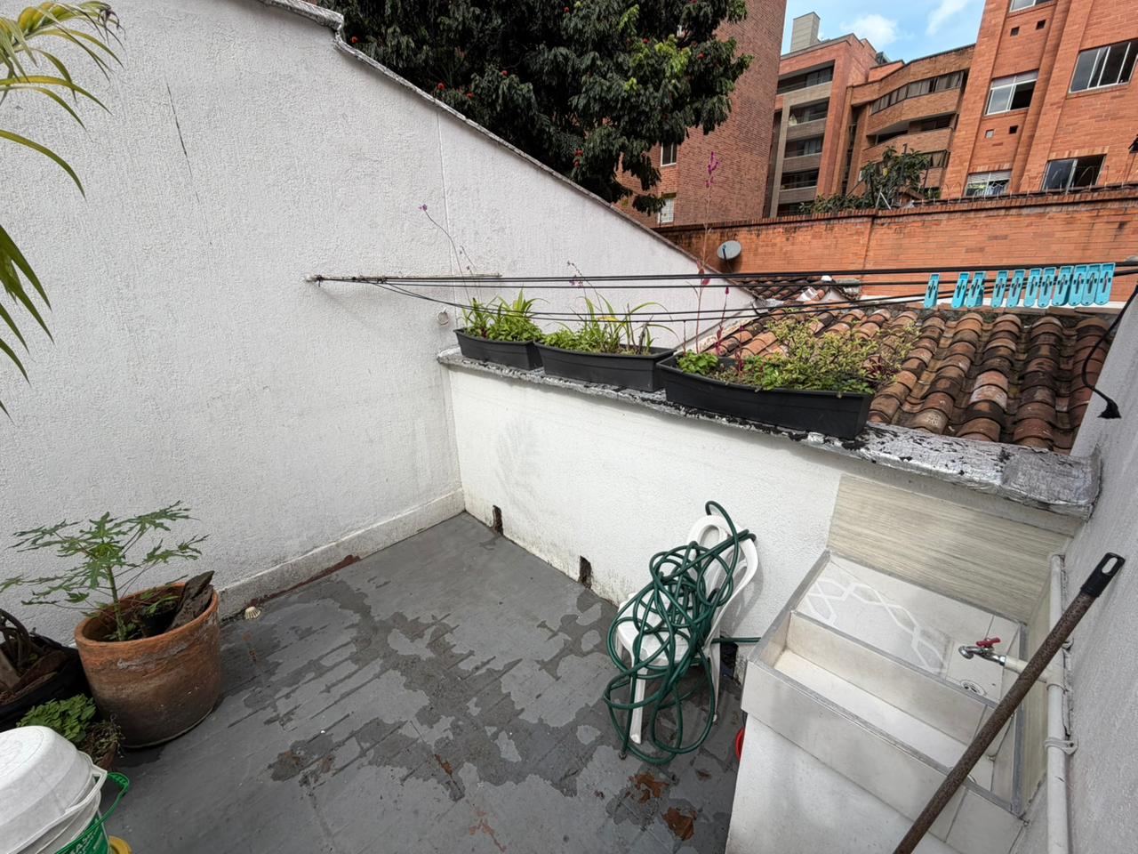 ARRIENDO CASA AMOBLADA O DESOCUPADA - LAURELES