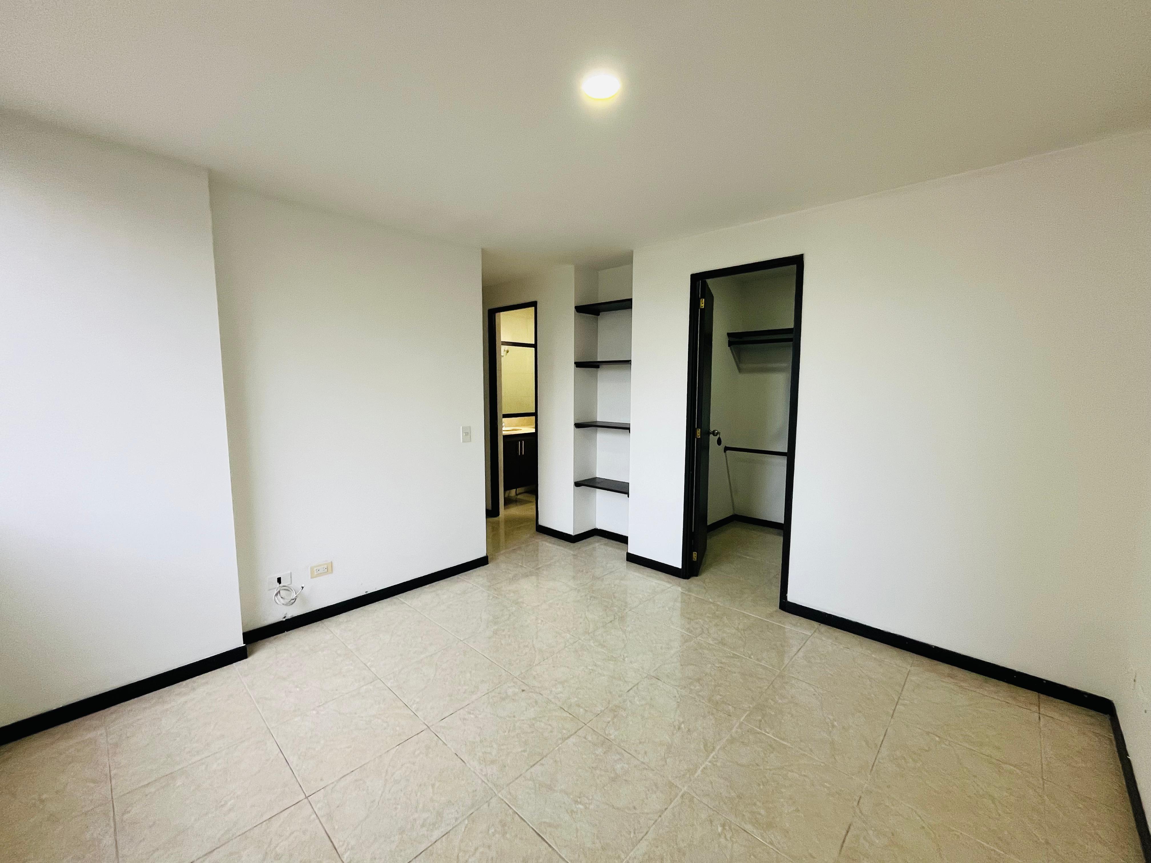 VENTA  APARTAMENTO - LOMA DE  LOS BERNAL