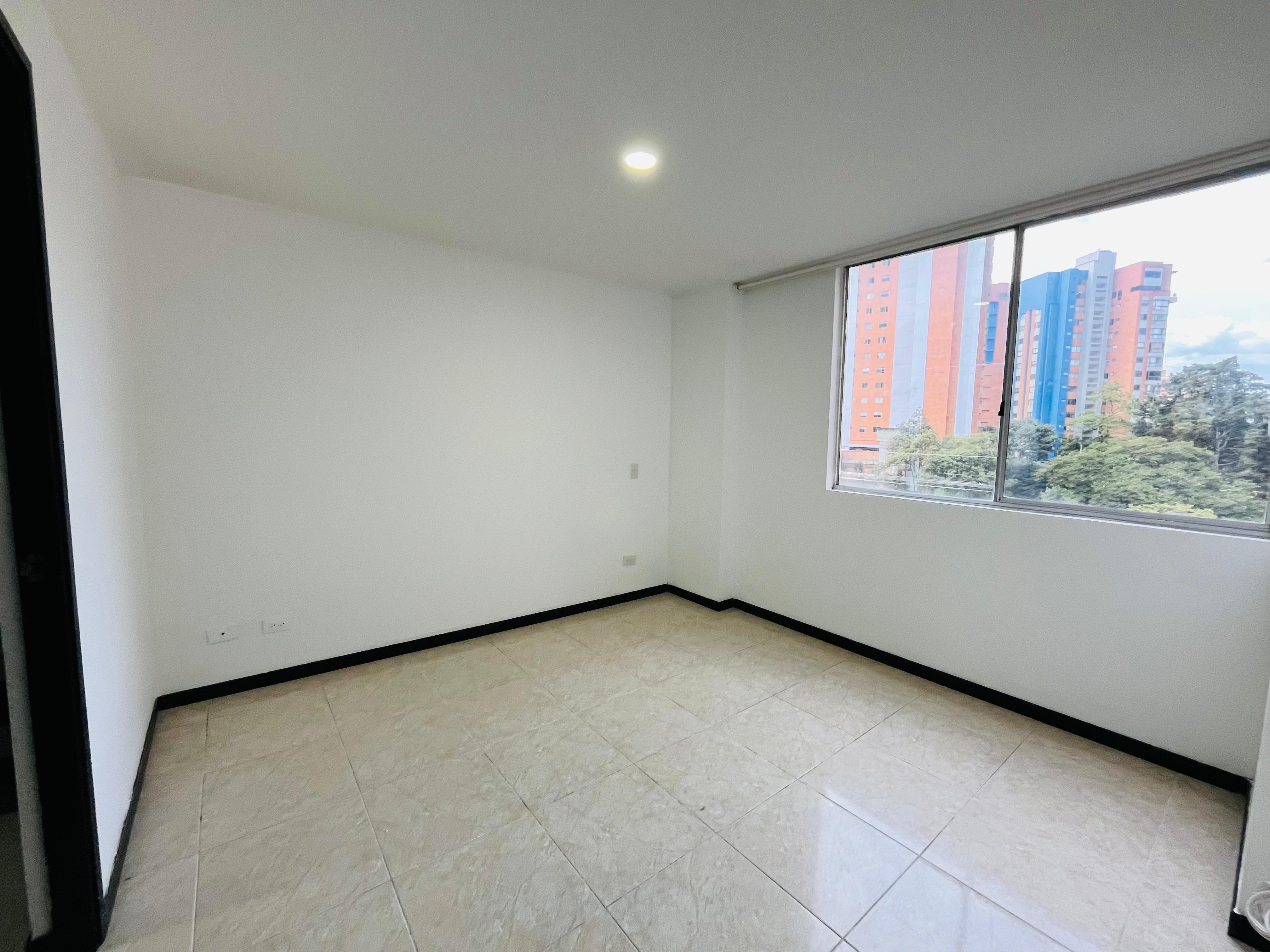 VENTA  APARTAMENTO - LOMA DE  LOS BERNAL