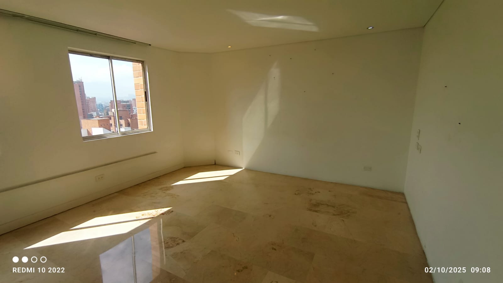 ARRIENDO APARTAMENTO  - LAURELES