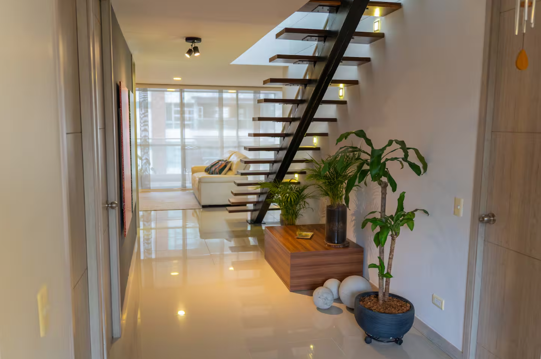 ARRIENDO APARTAMENTO DUPLEX AMOBLADO - LAURELES