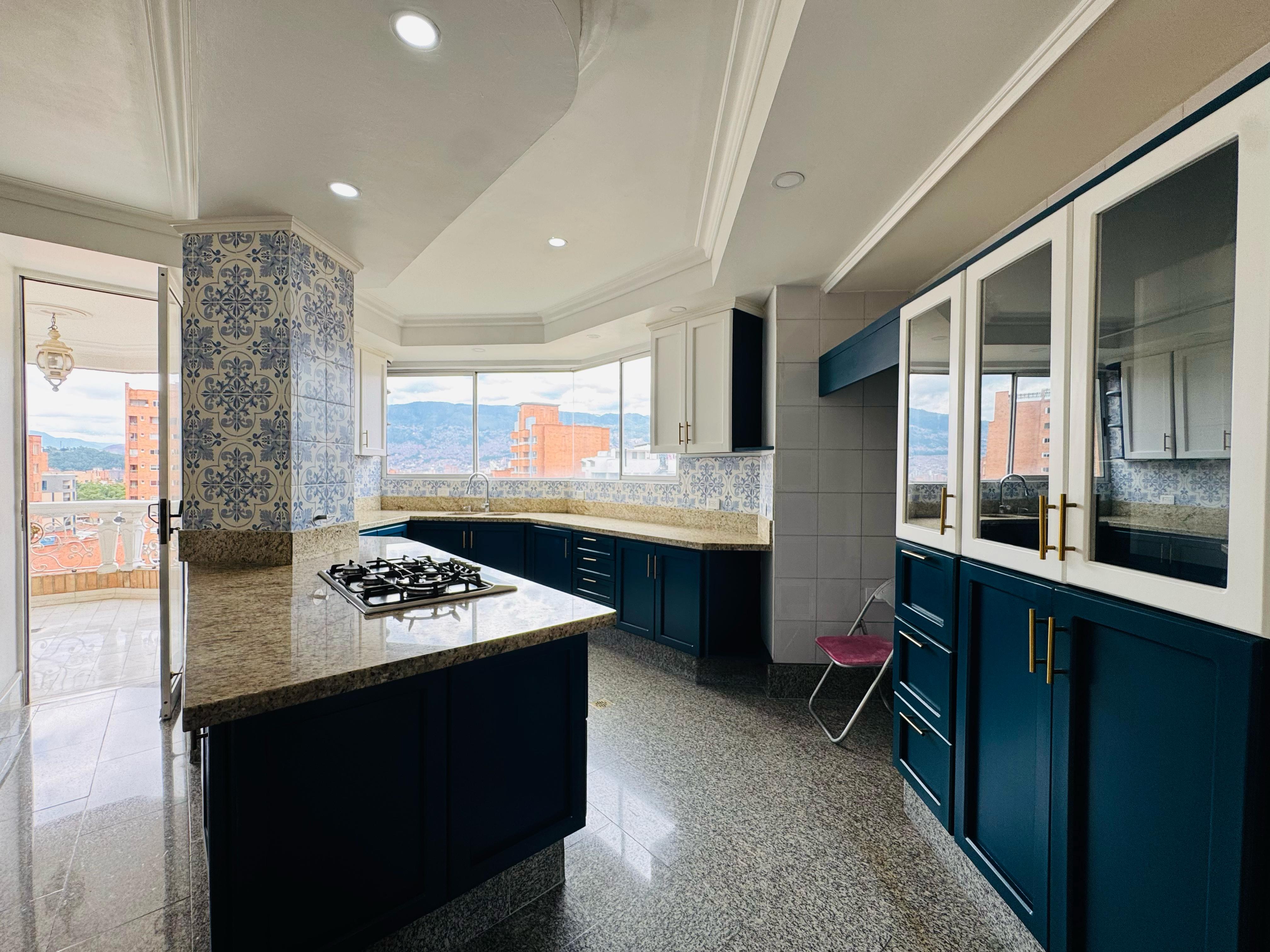 VENTA Y ARRIENDO PENTHOUSE DÚPLEX - LAURELES