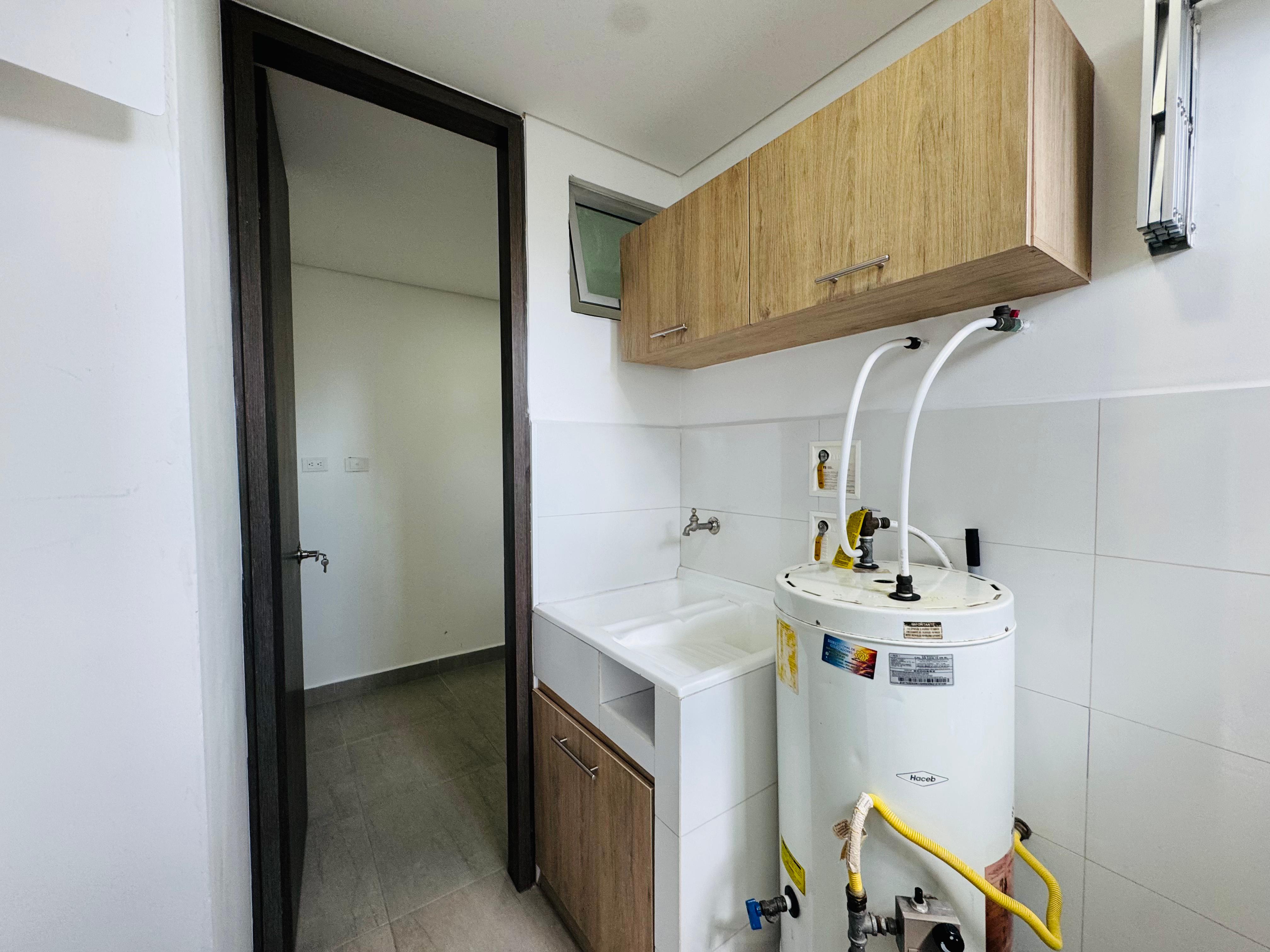 ARRIENDO APARTAMENTO - POBLADO LOMA DE LOS PARRA