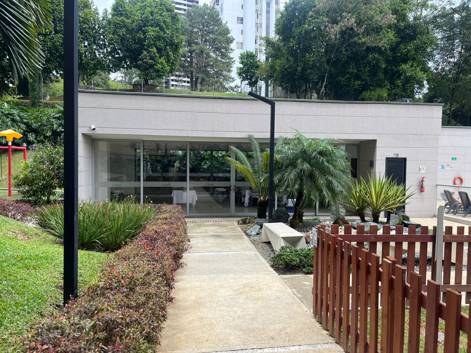 ARRIENDO APARTAMENTO - POBLADO LOS GONZALEZ