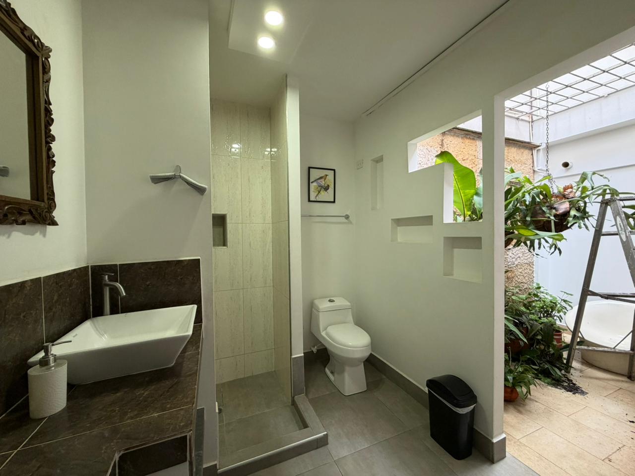 ARRIENDO CASA AMOBLADA O DESOCUPADA - LAURELES