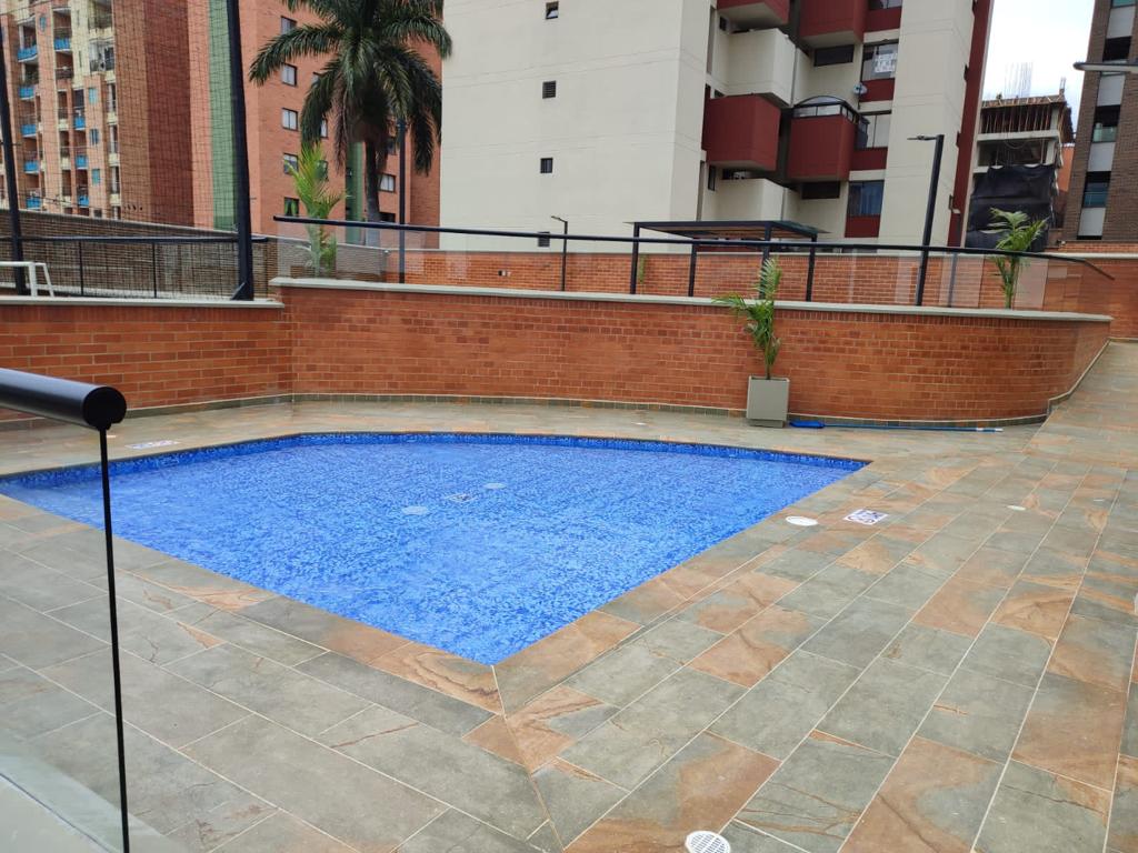 ARRIENDO APARTAMENTO - LAURELES