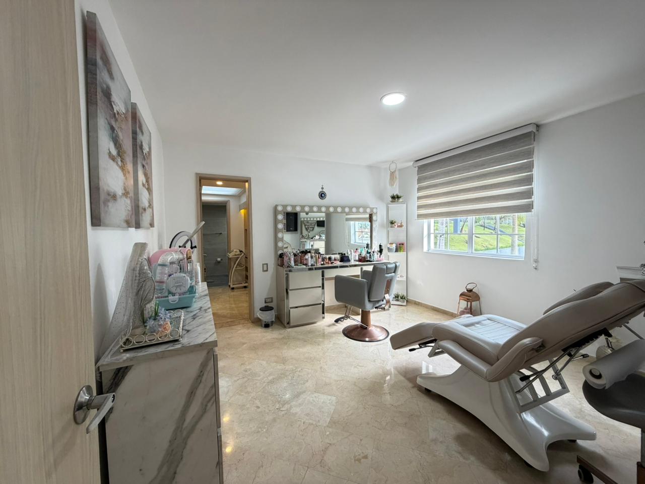 ARRIENDO CASA - POBLADO SECTOR TESORO