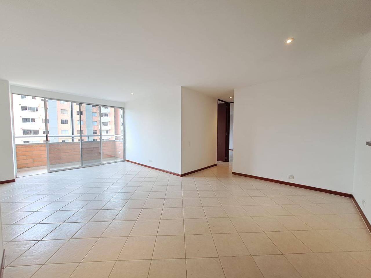 ARRIENDO APARTAMENTO - POBLADO PATIO BONITO