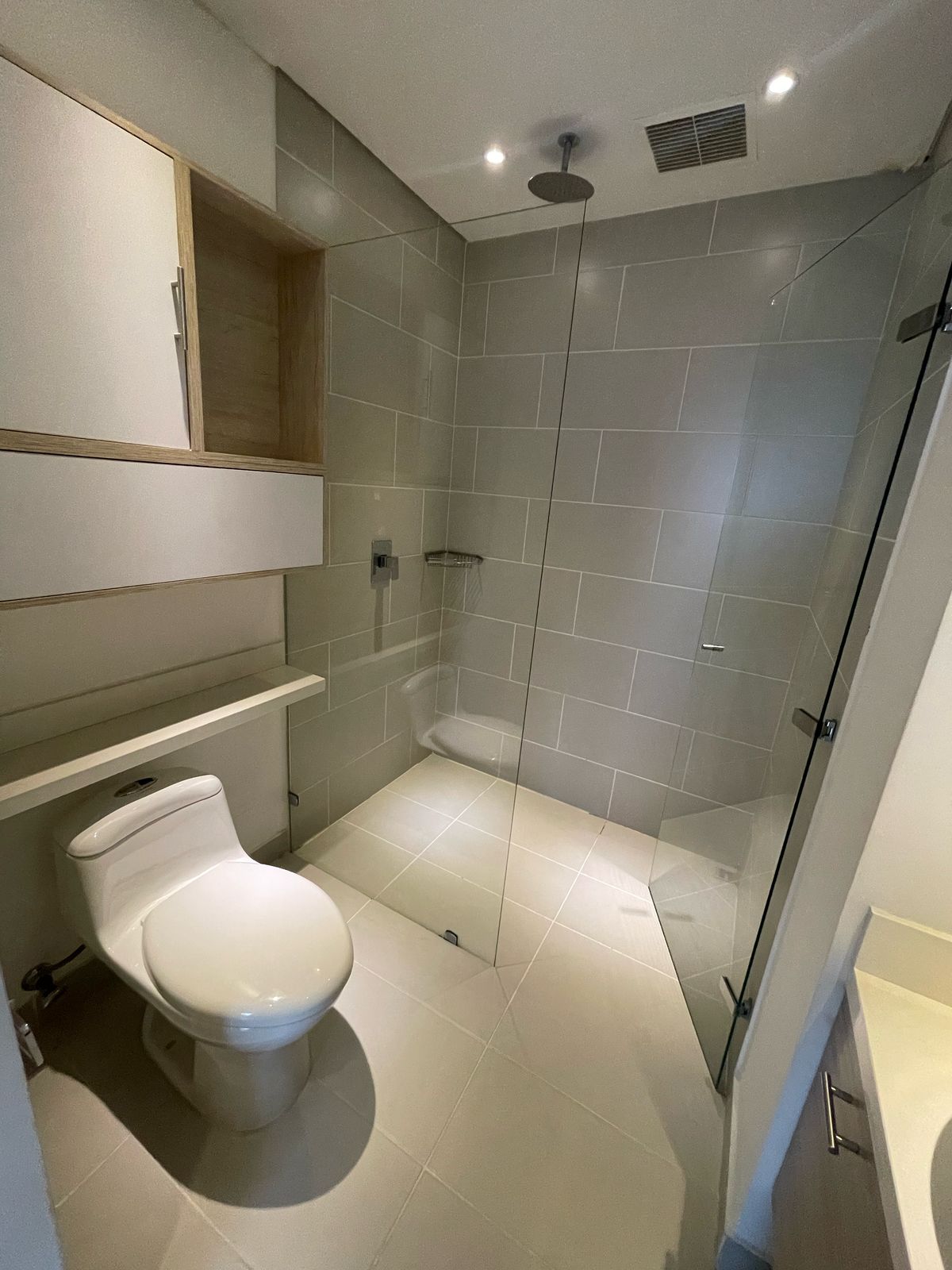 ARRIENDO APARTAMENTO - POBLADO CASTROPOL