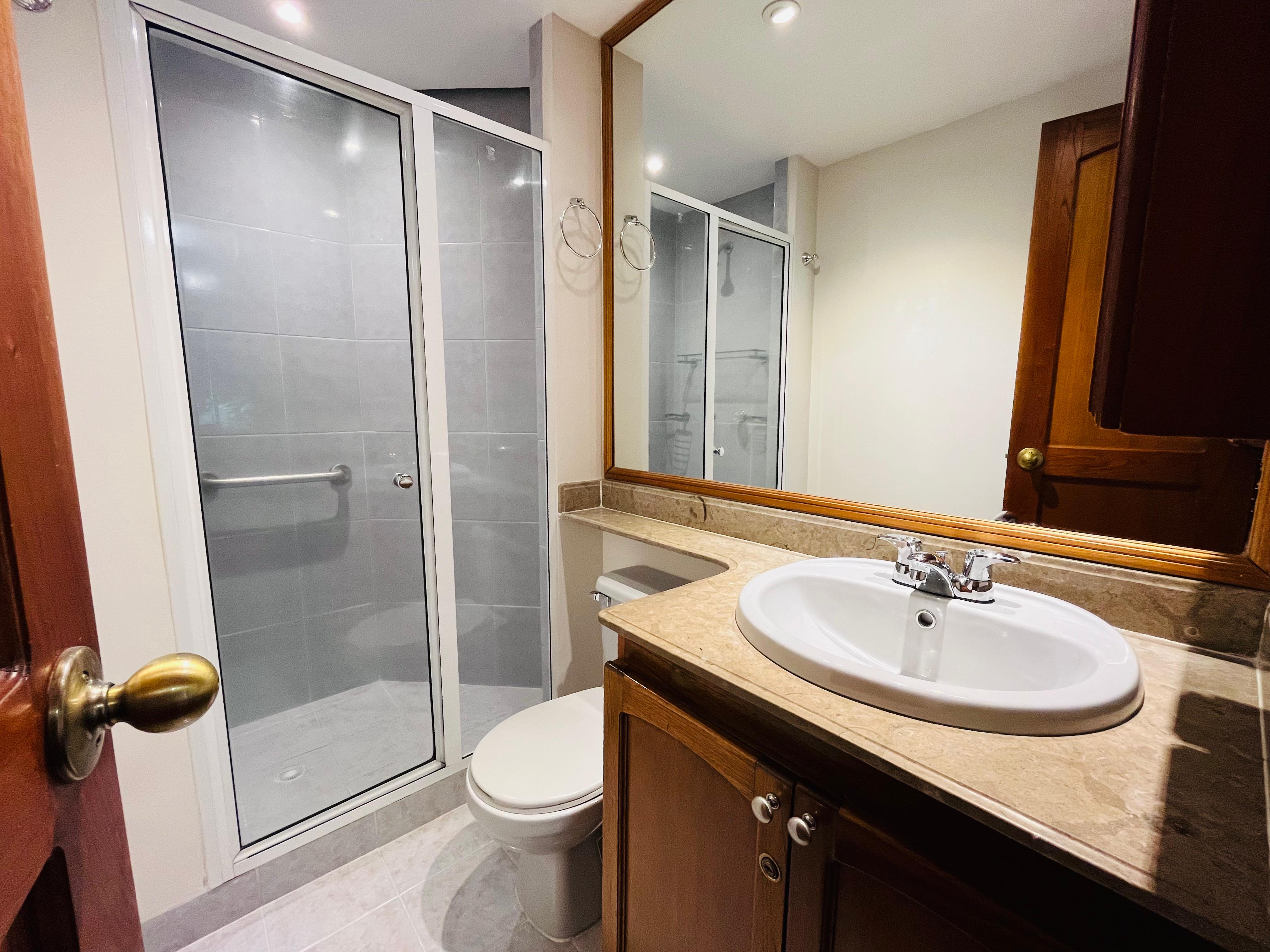 ARRIENDO APARTAMENTO - POBLADO SECTOR INFERIOR CON LOS BALSOS