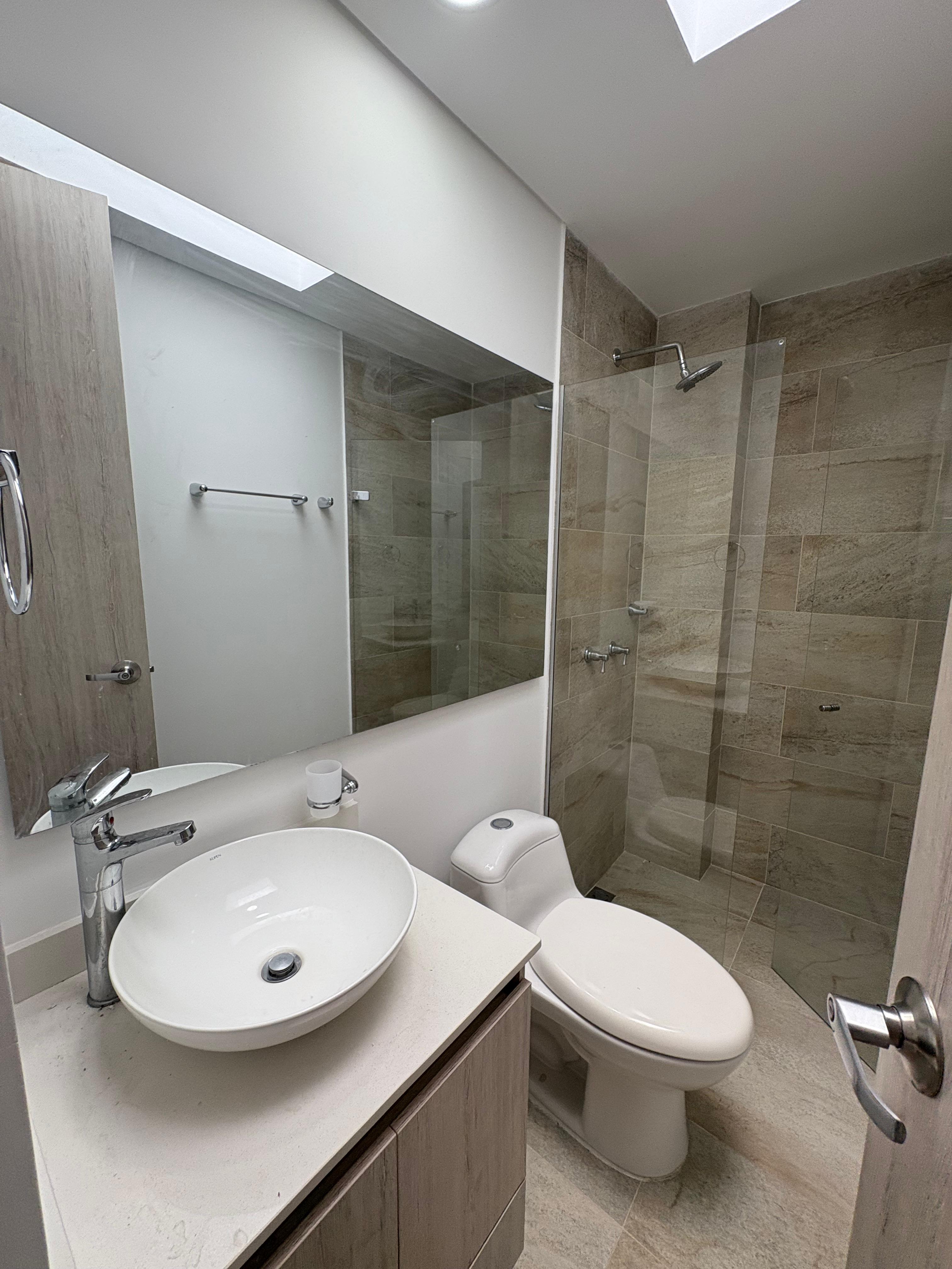 ARRIENDO CASA, ENVIGADO ESMERALDAL