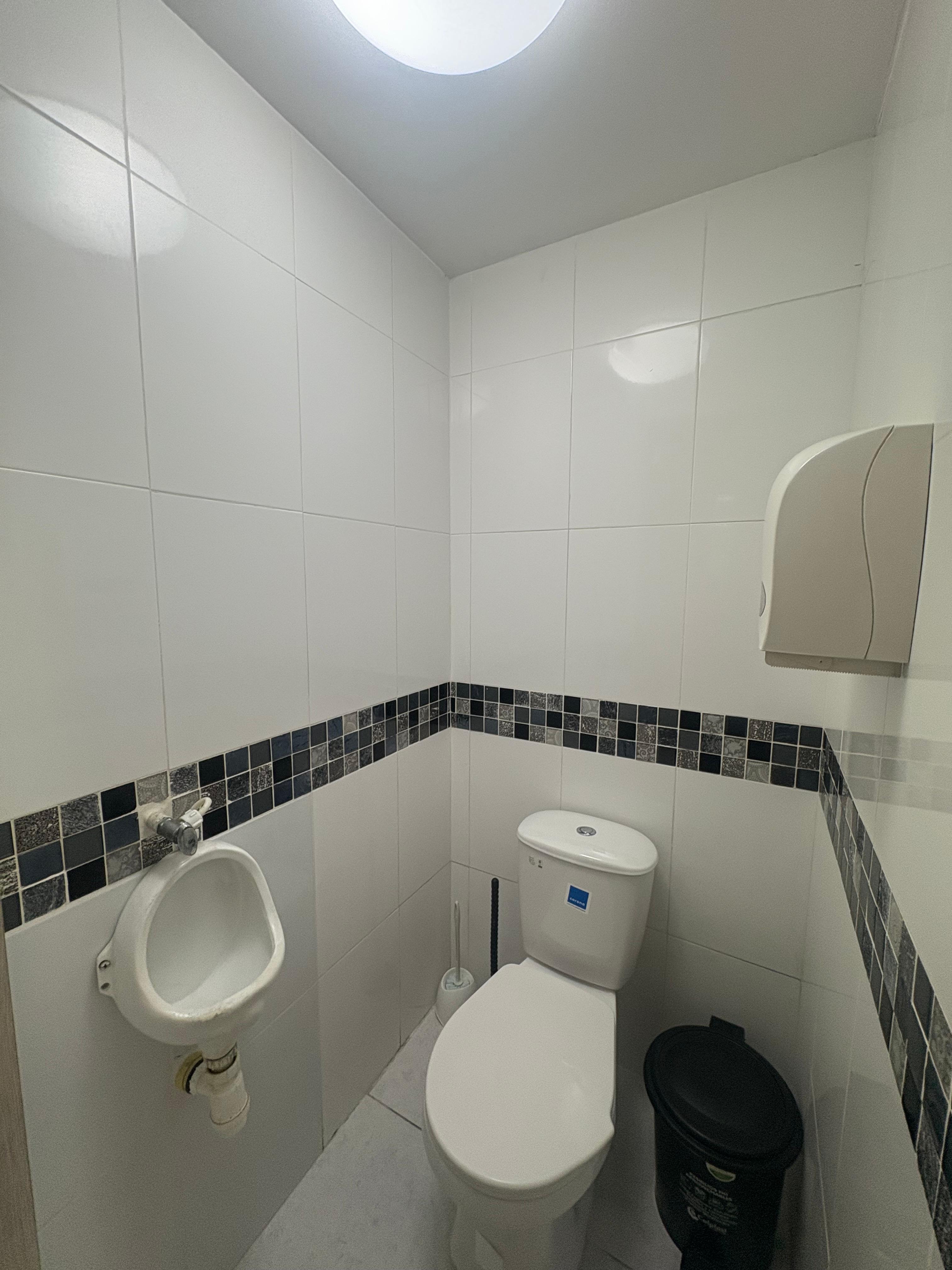 ARRIENDO LOCAL LAURELES
