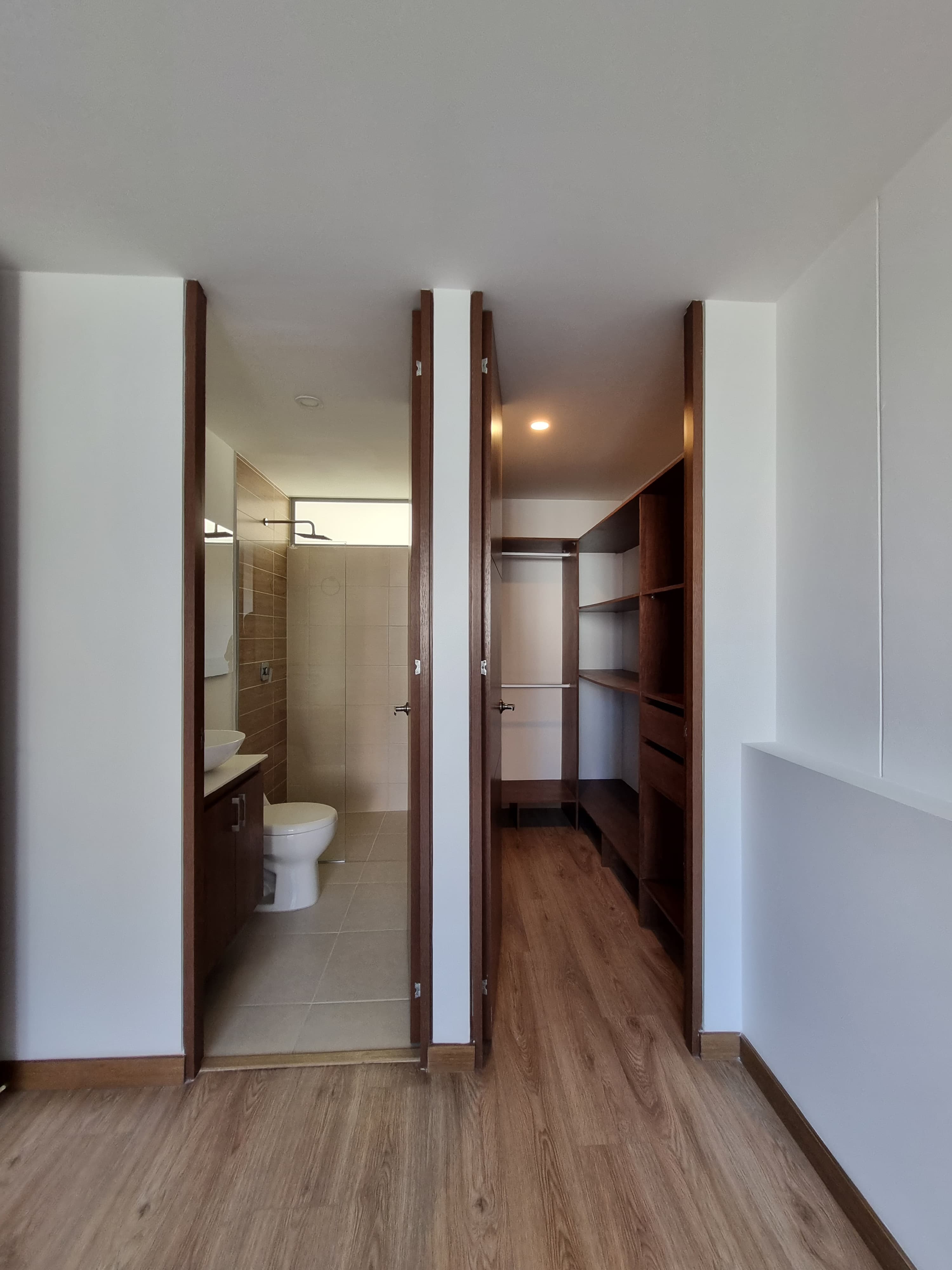 ARRIENDO APARTAMENTO - POBLADO LOS GONZALEZ