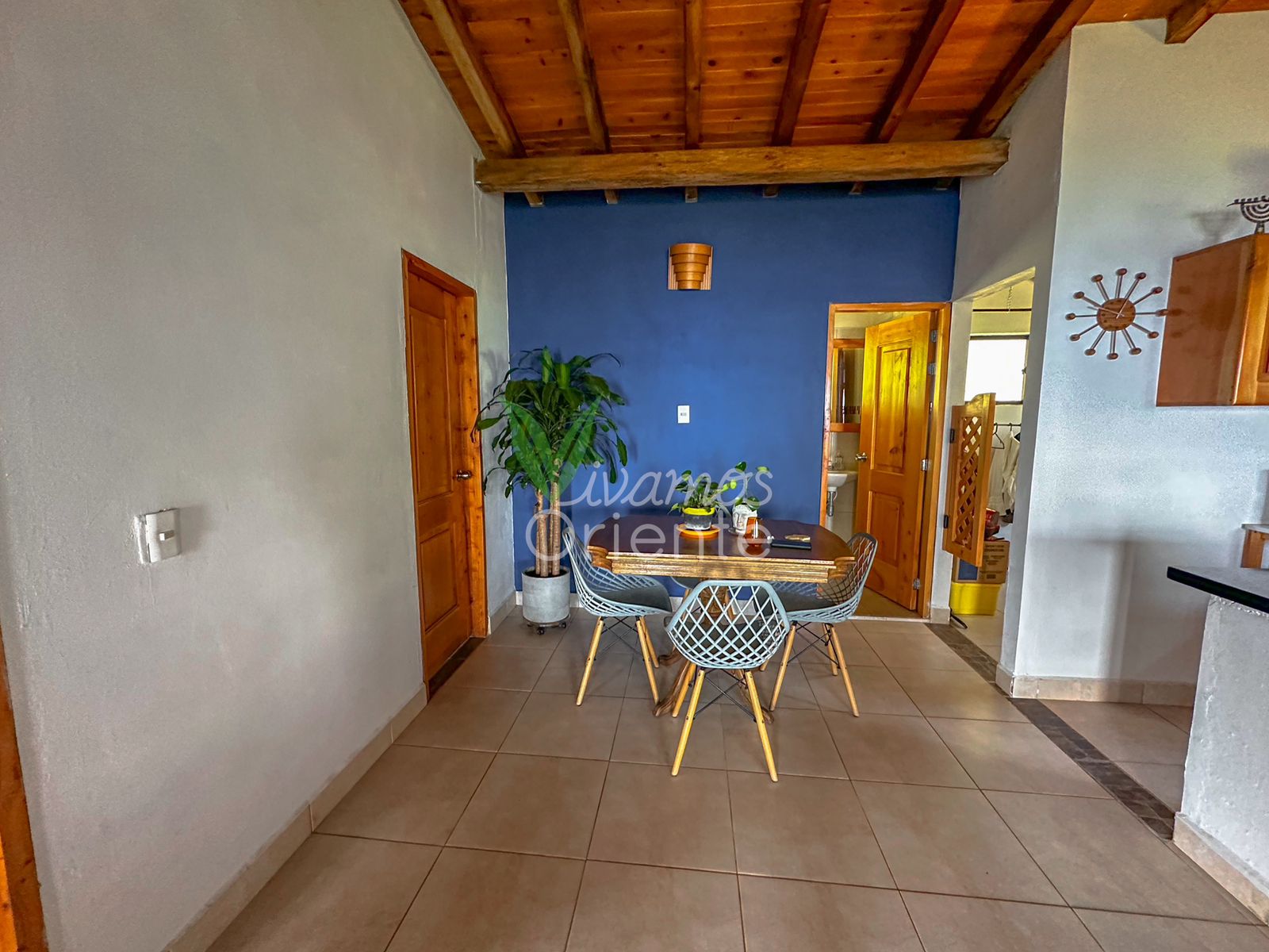 ARRIENDO CASA CAMPESTRE - SANTA ELENA