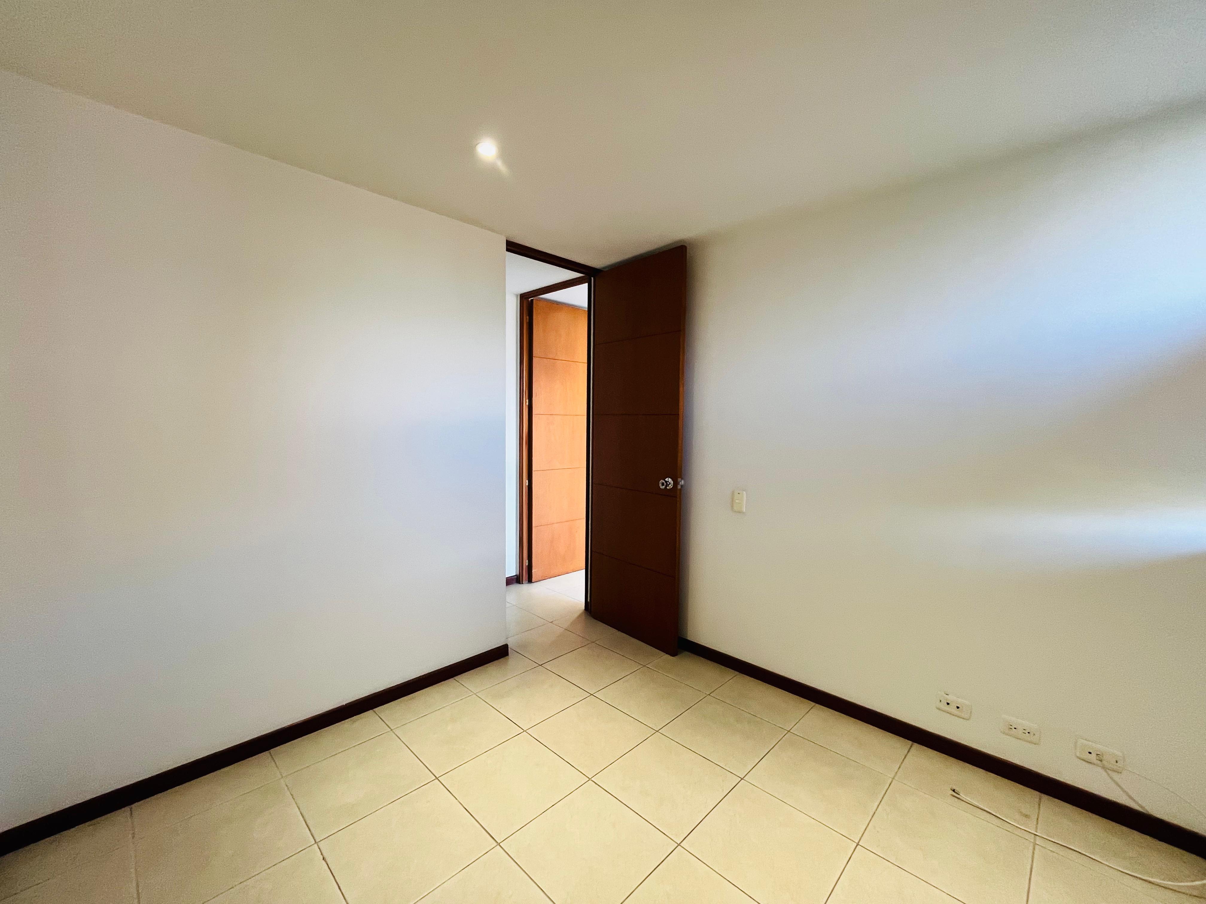 ARRIENDO APARTAMENTO - POBLADO LA FRONTERA