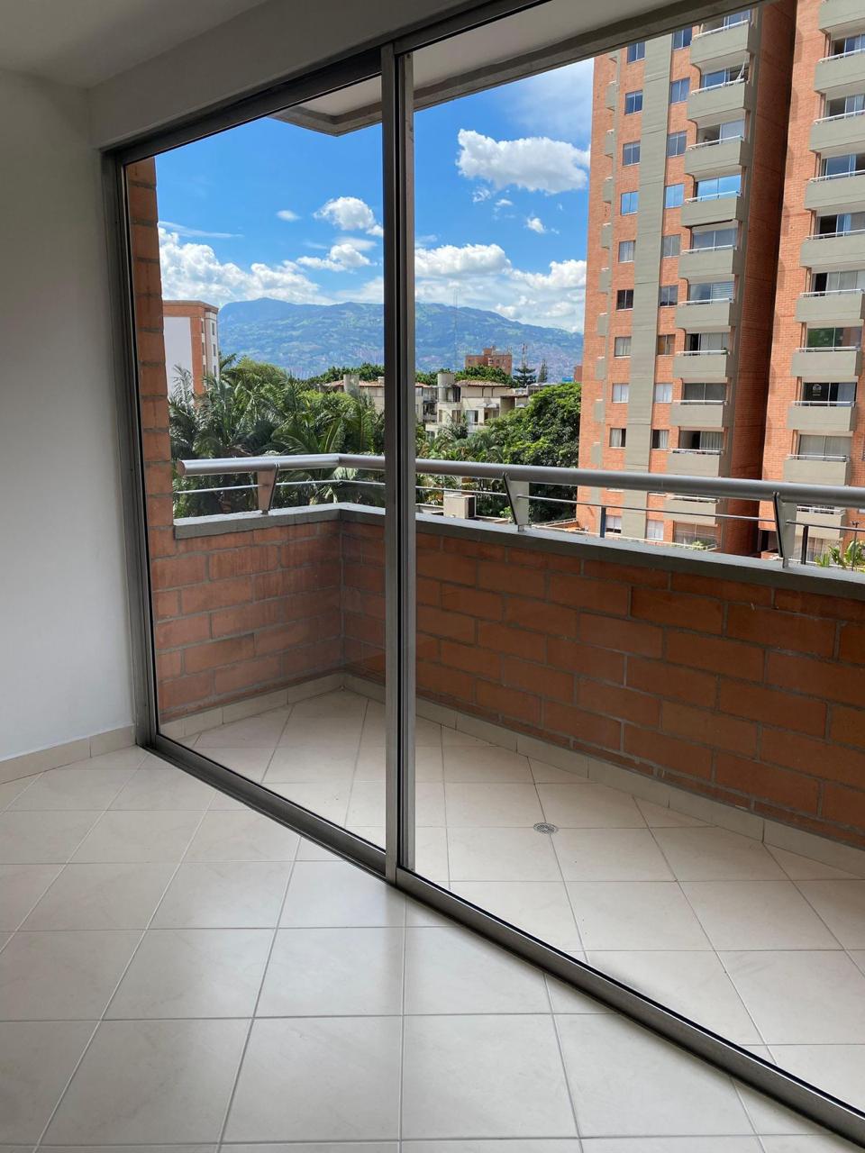 ARRIENDO APARTAMENTO - POBLADO PATIO BONITO